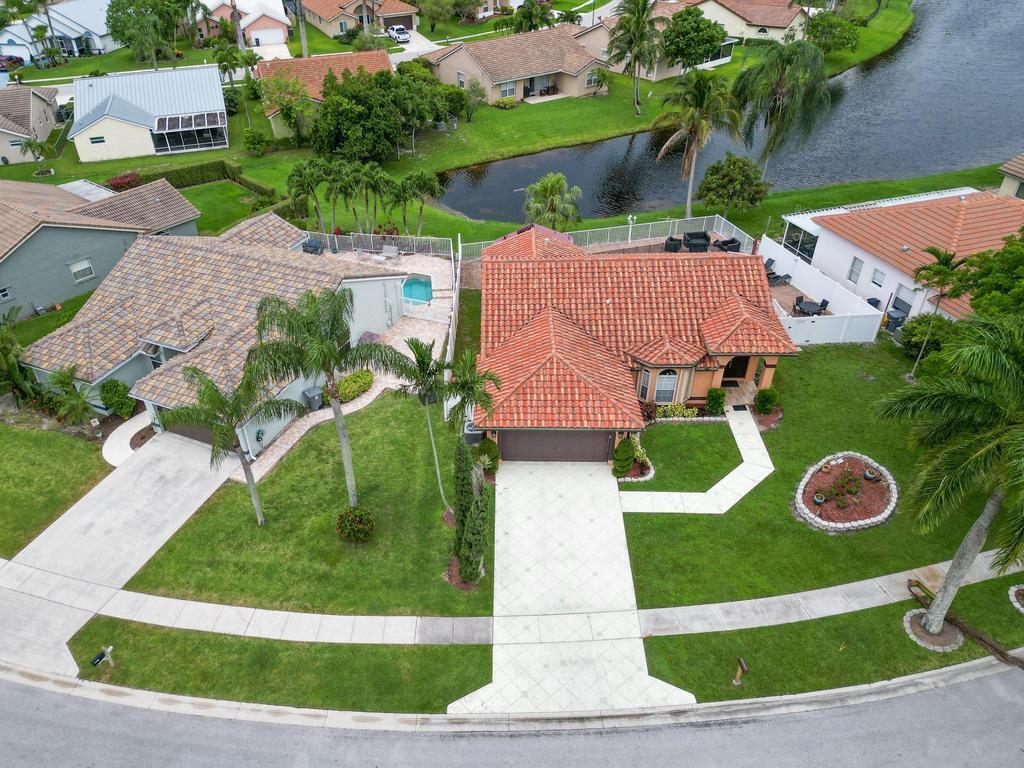 5130 Rosen Boulevard