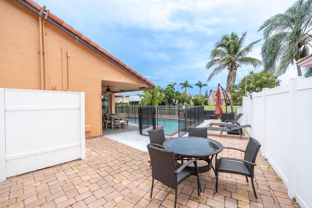 5130 Rosen Boulevard