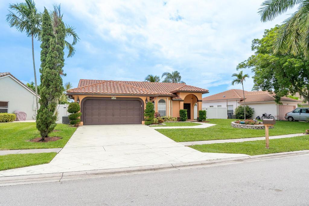 5130 Rosen Boulevard