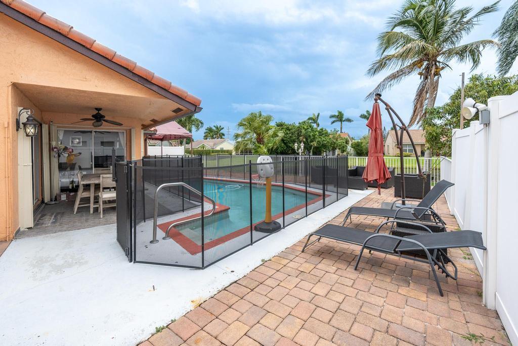 5130 Rosen Boulevard