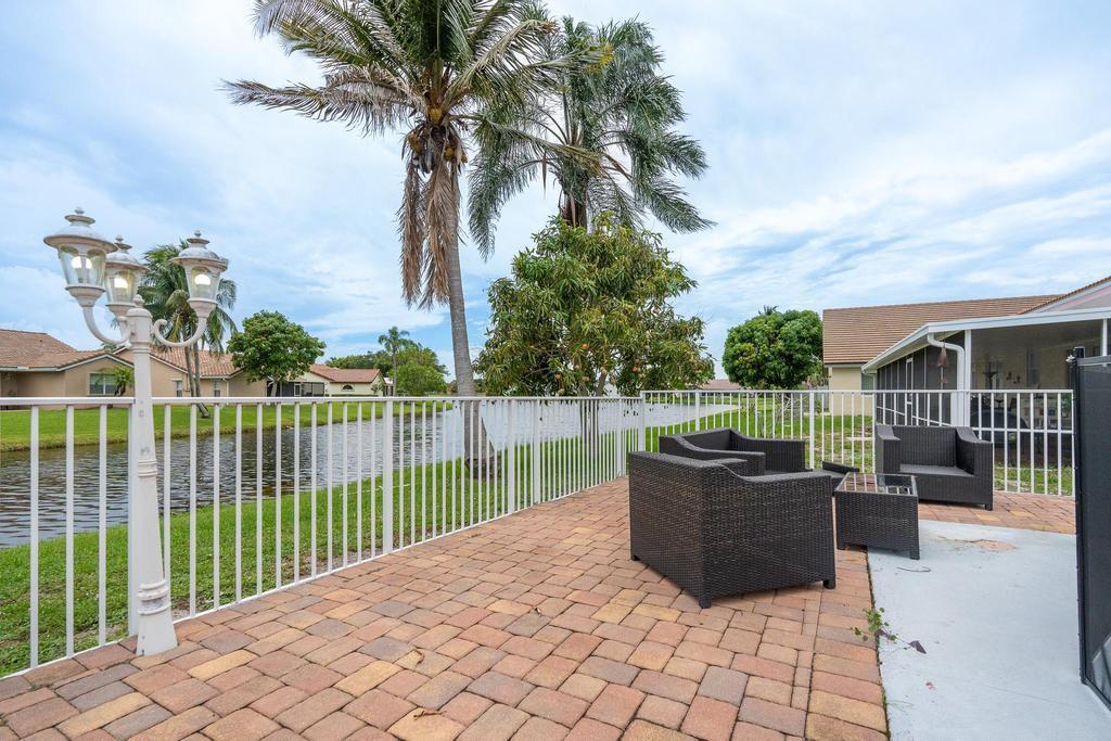 5130 Rosen Boulevard