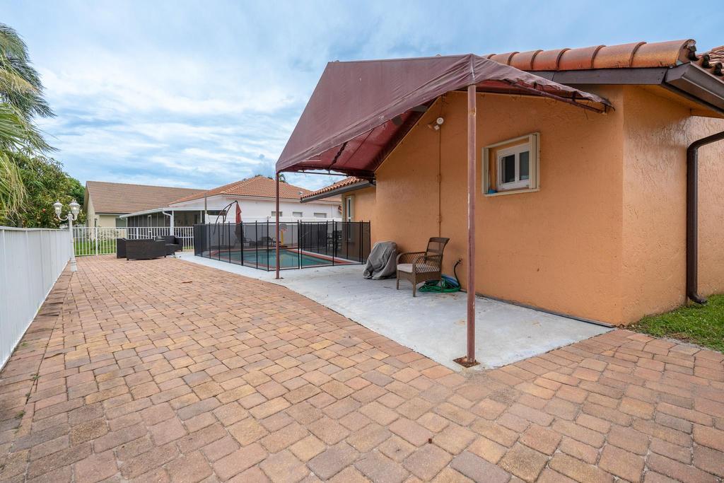 5130 Rosen Boulevard