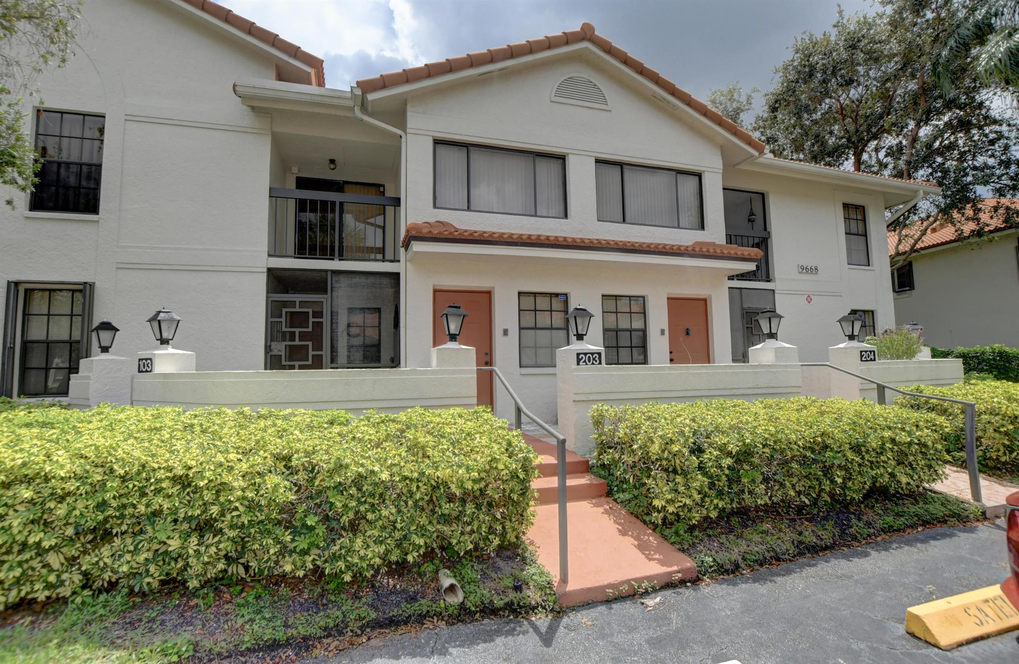 9668 Sills Drive E Unit: 203