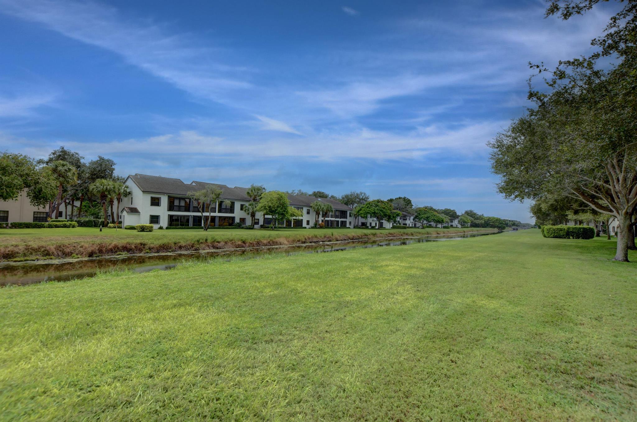 9668 Sills Drive E Unit: 203
