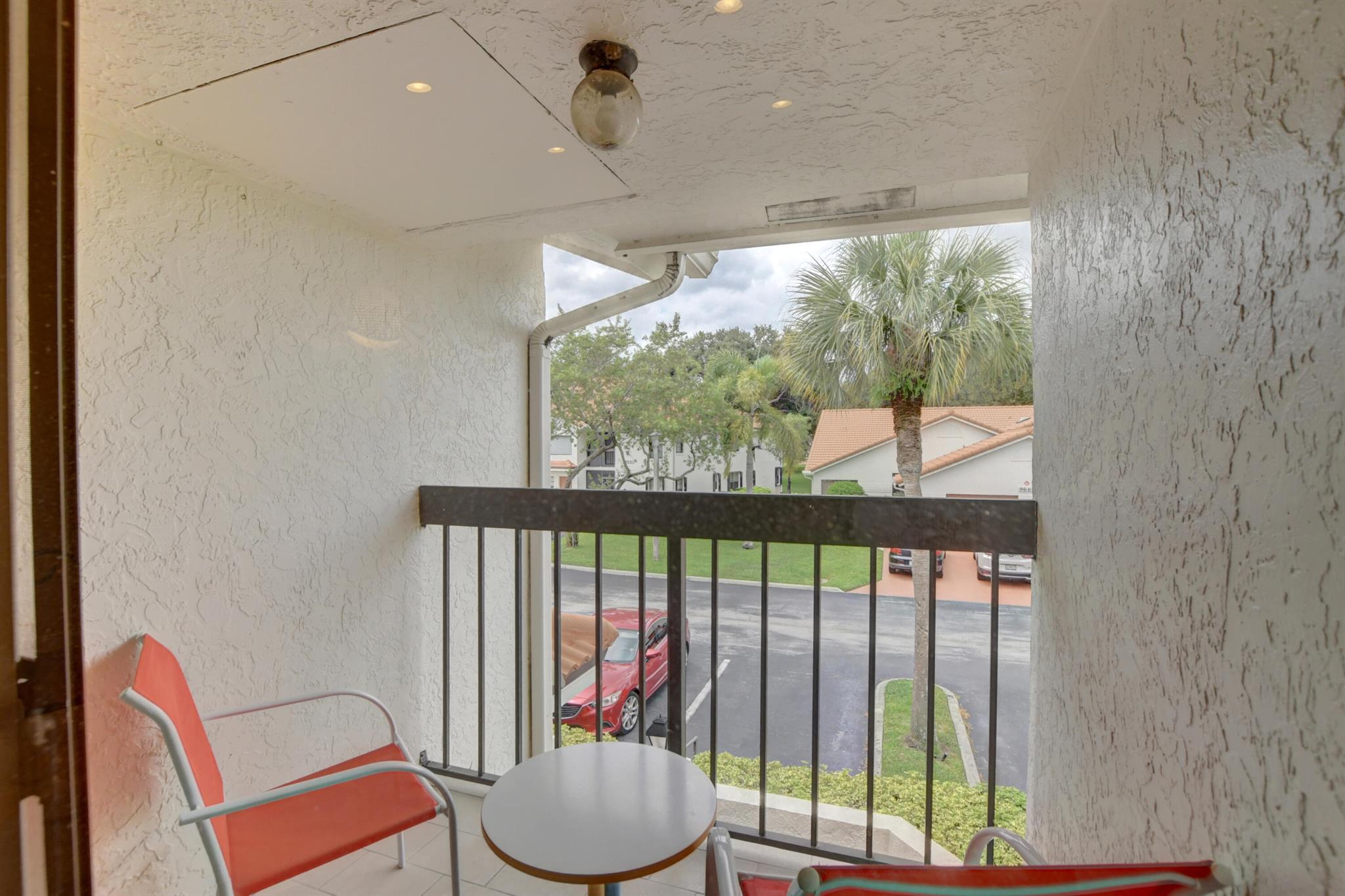 9668 Sills Drive E Unit: 203