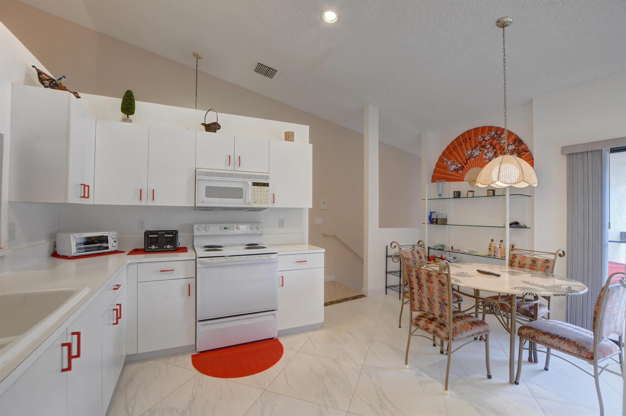 9668 Sills Drive E Unit: 203