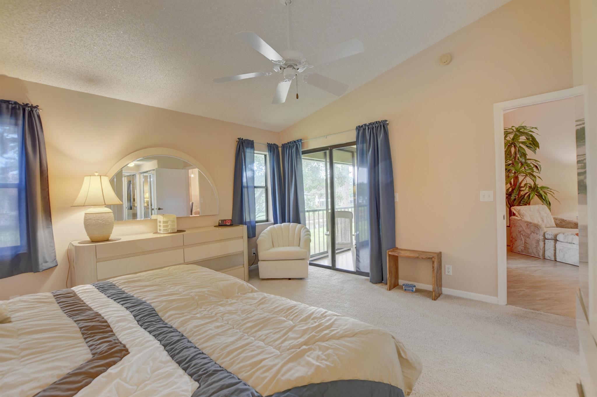 9668 Sills Drive E Unit: 203