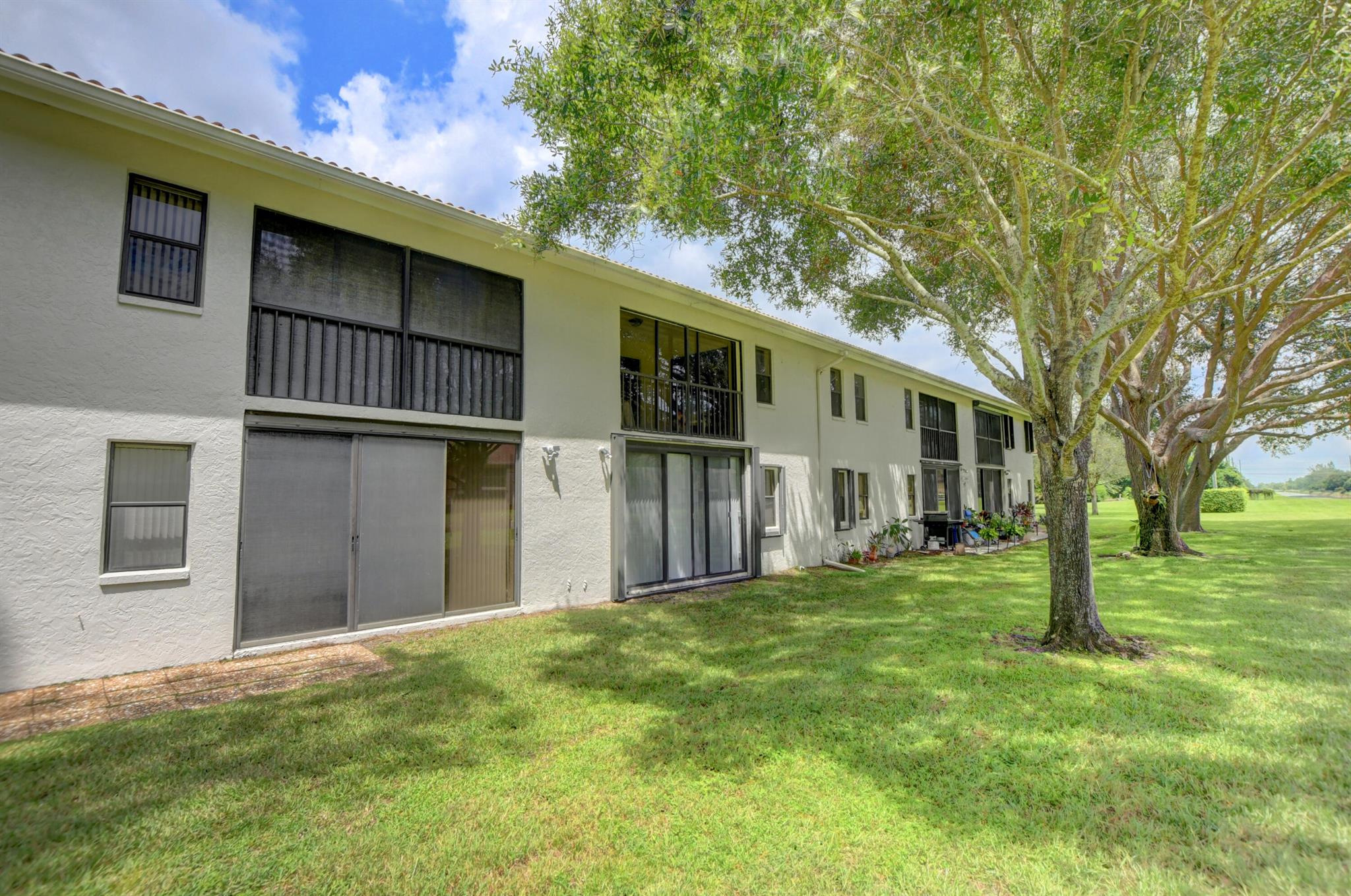 9668 Sills Drive E Unit: 203