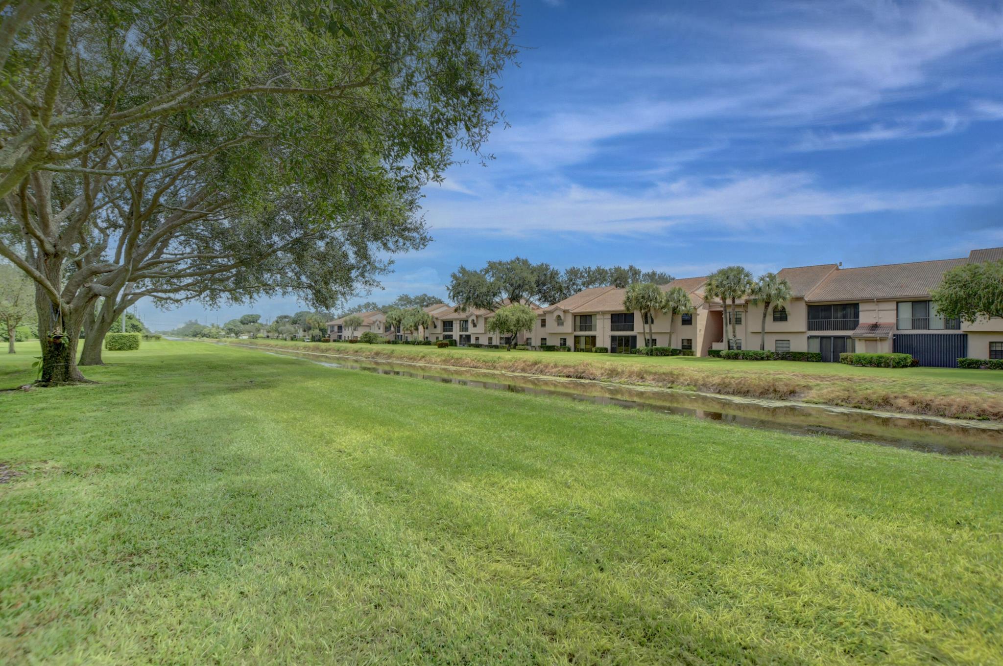 9668 Sills Drive E Unit: 203
