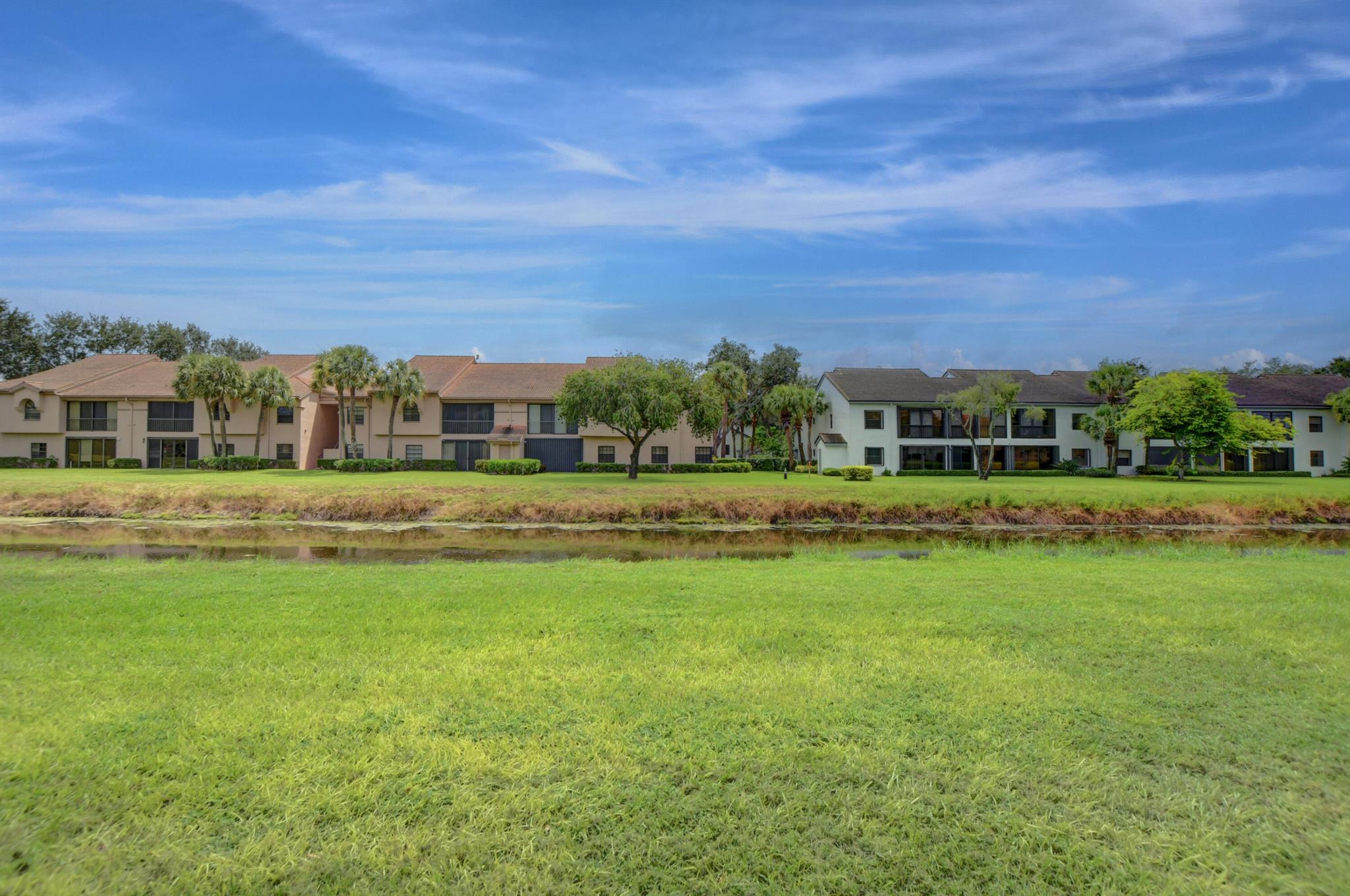 9668 Sills Drive E Unit: 203