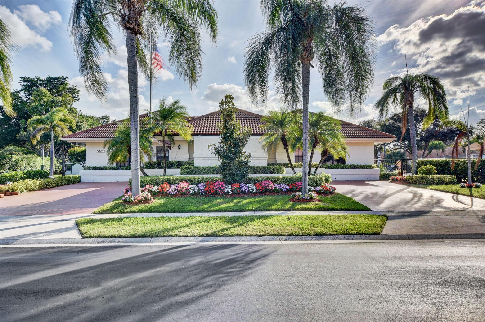 9668 Sills Drive E Unit: 203