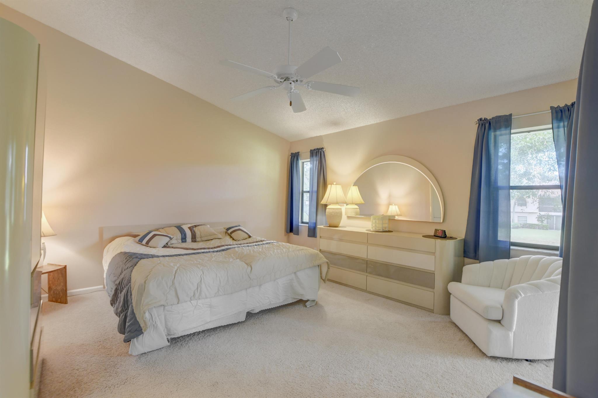 9668 Sills Drive E Unit: 203