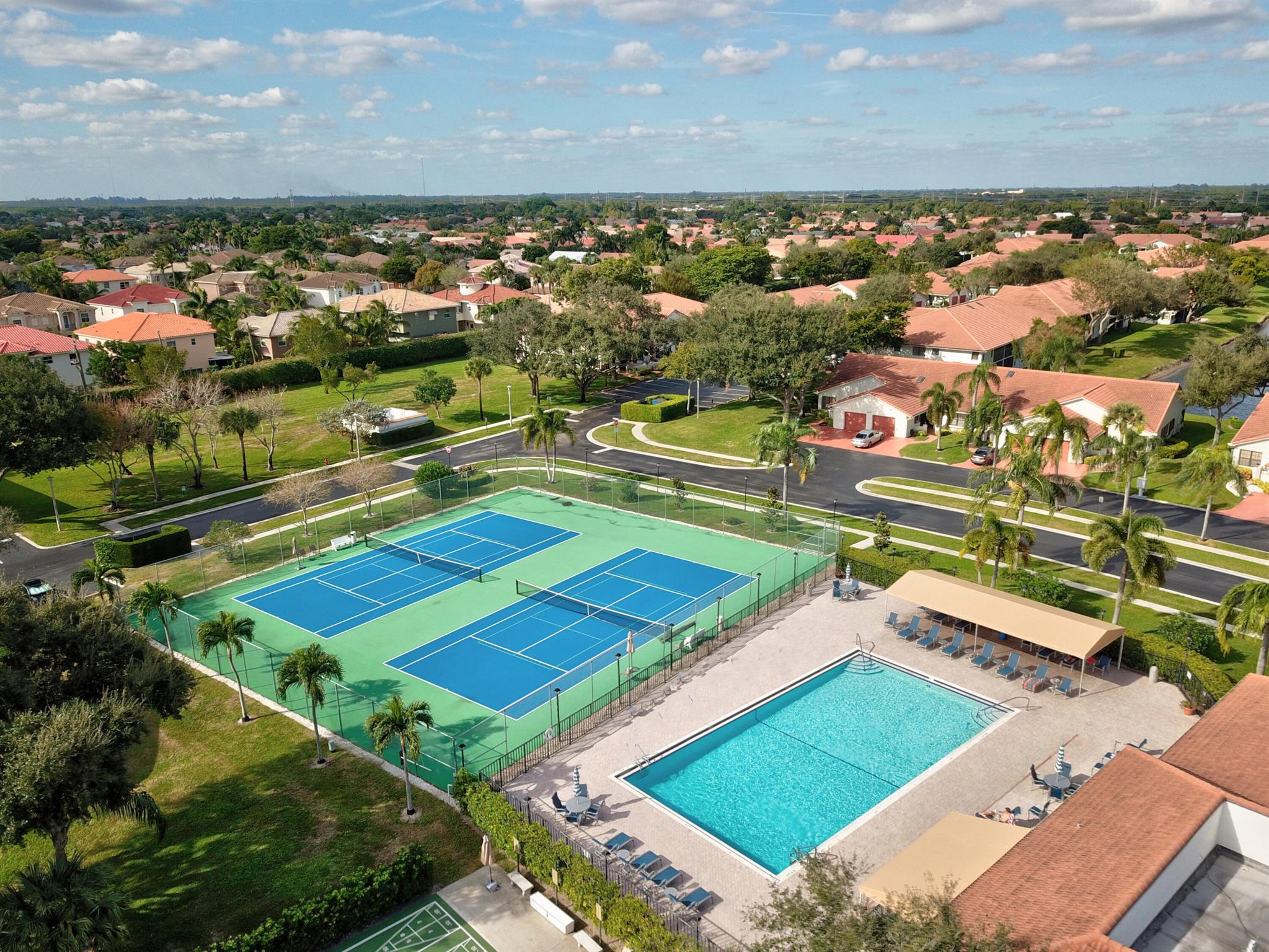 9668 Sills Drive E Unit: 203