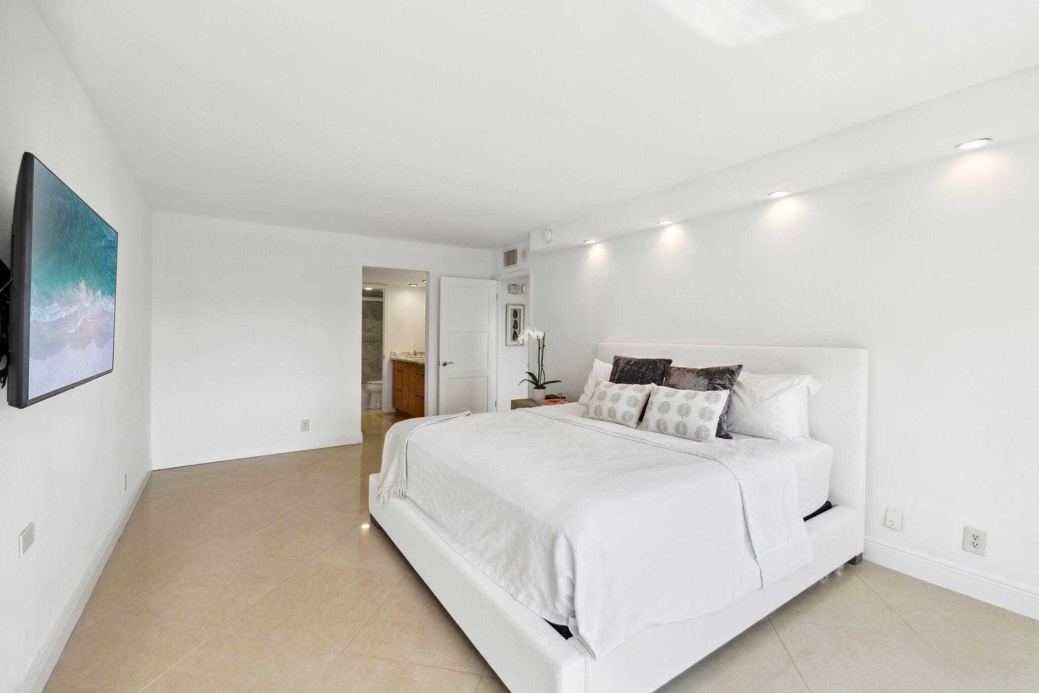 875 E Camino Real Unit: 6f