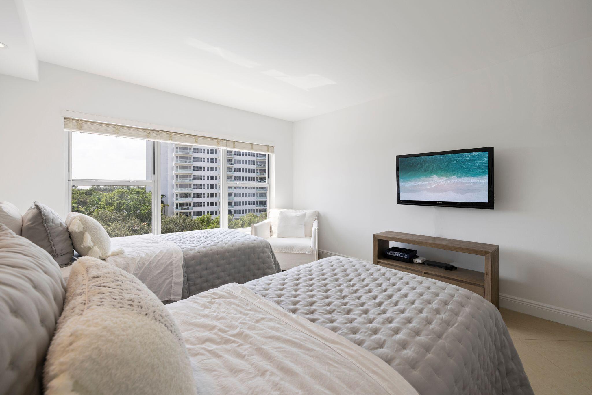 875 E Camino Real Unit: 6f