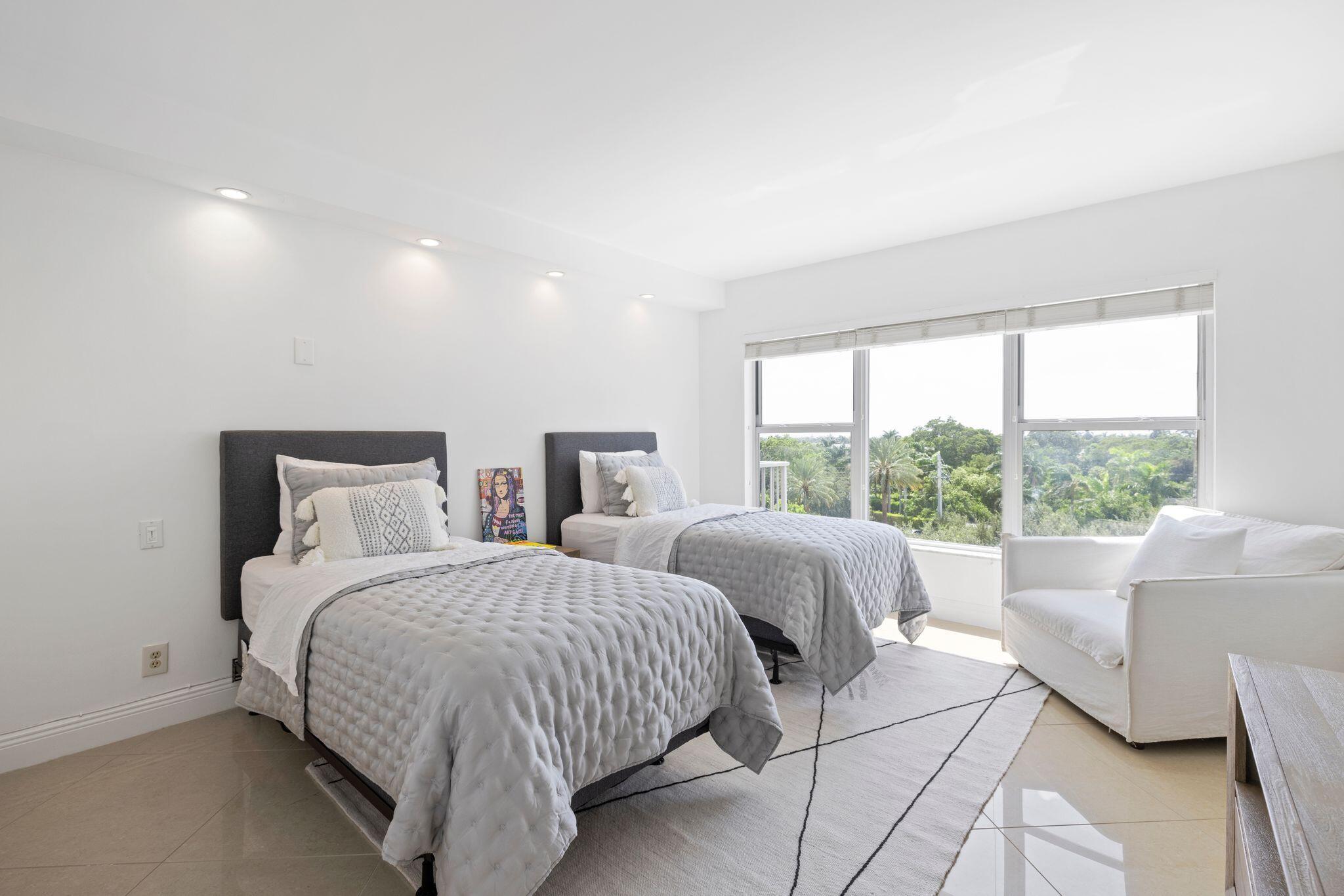 875 E Camino Real Unit: 6f