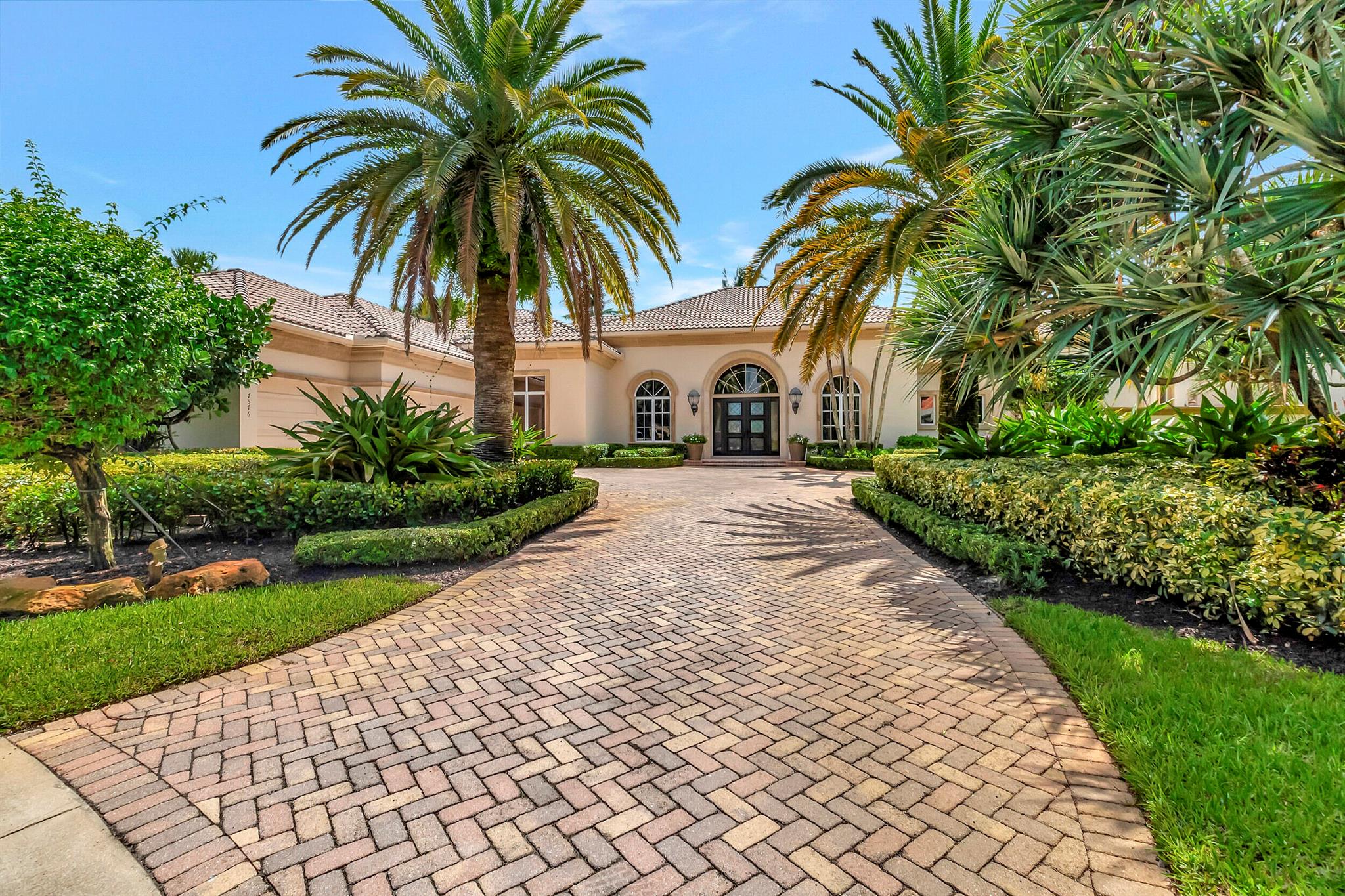 7576 Isla Verde Way