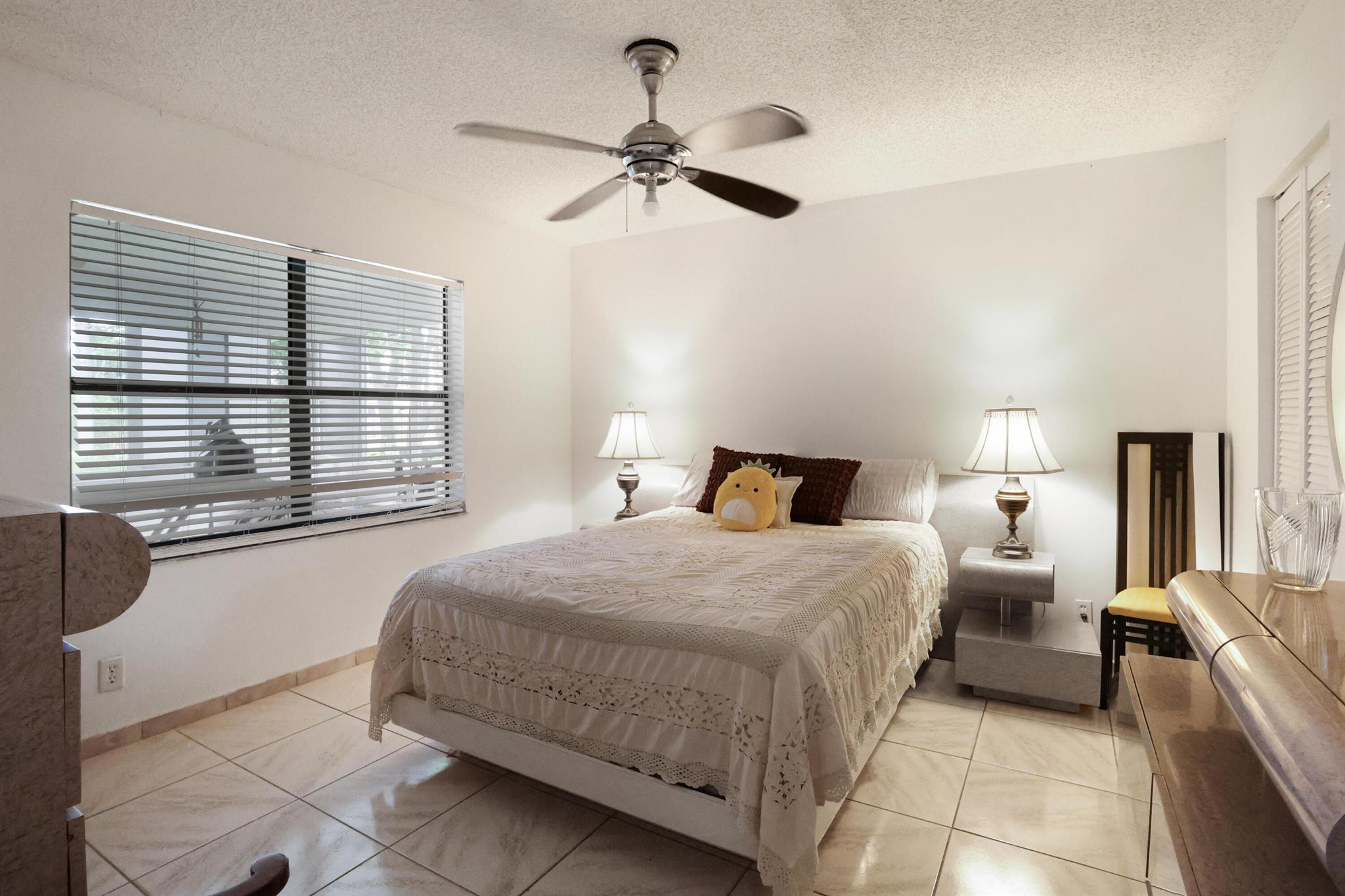 9855 Sun Pointe Drive
