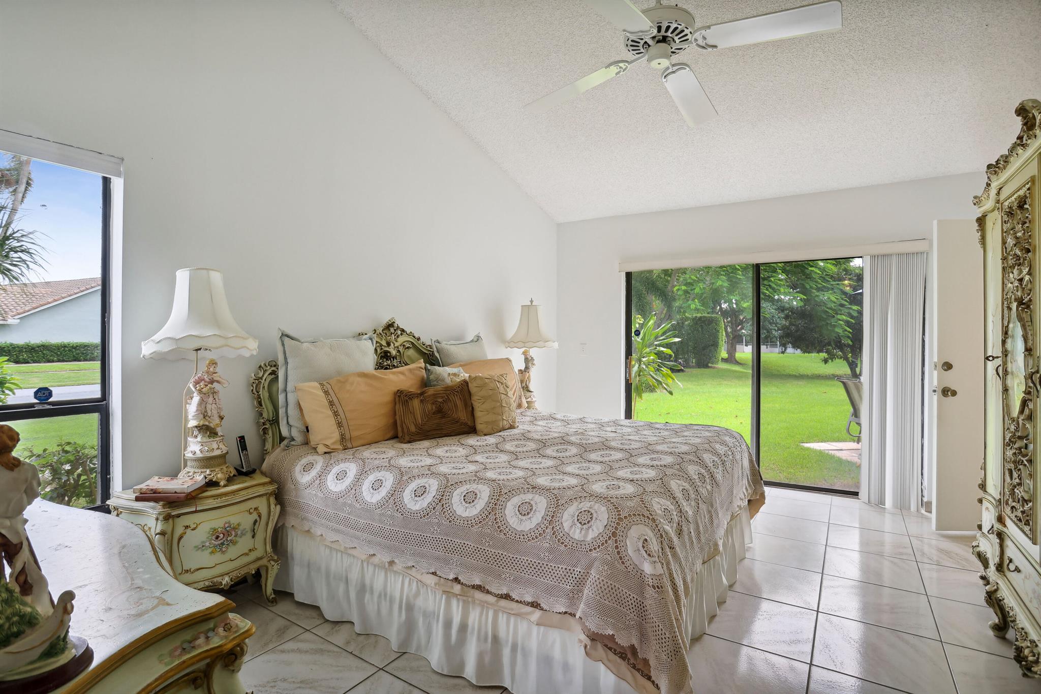 9855 Sun Pointe Drive