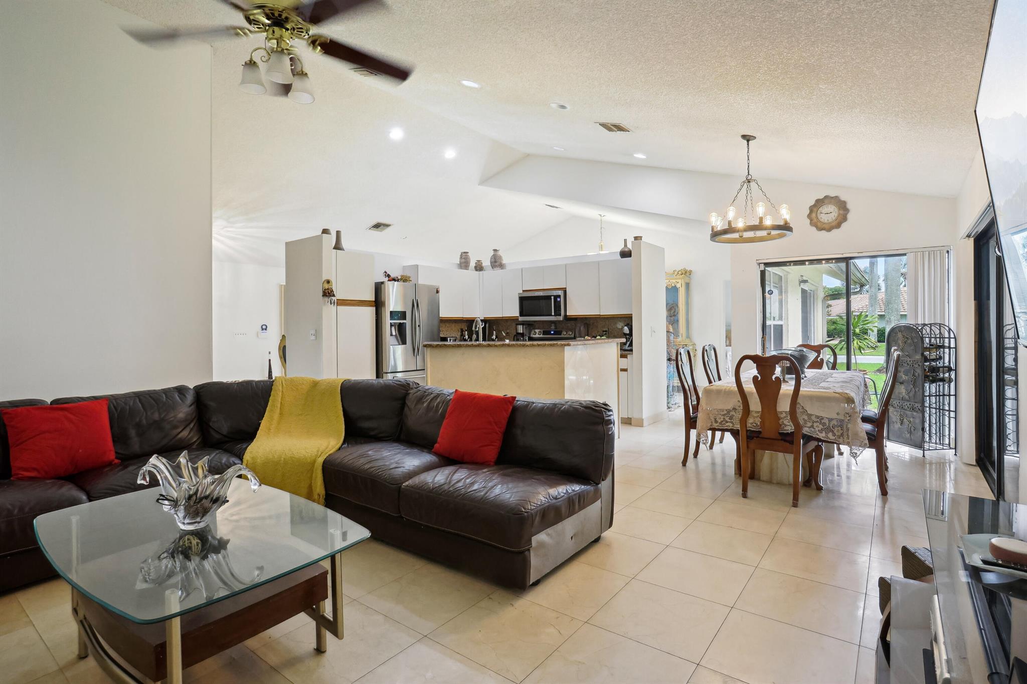 9855 Sun Pointe Drive