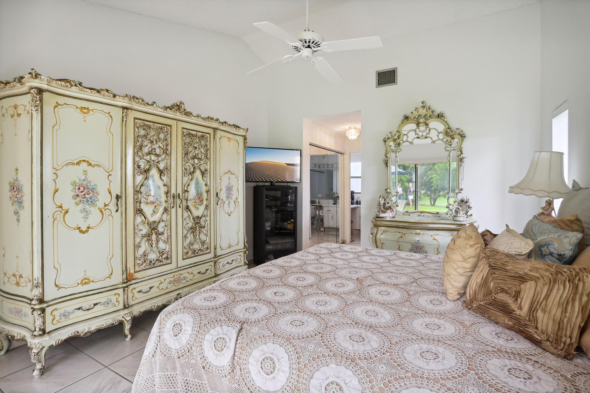 9855 Sun Pointe Drive