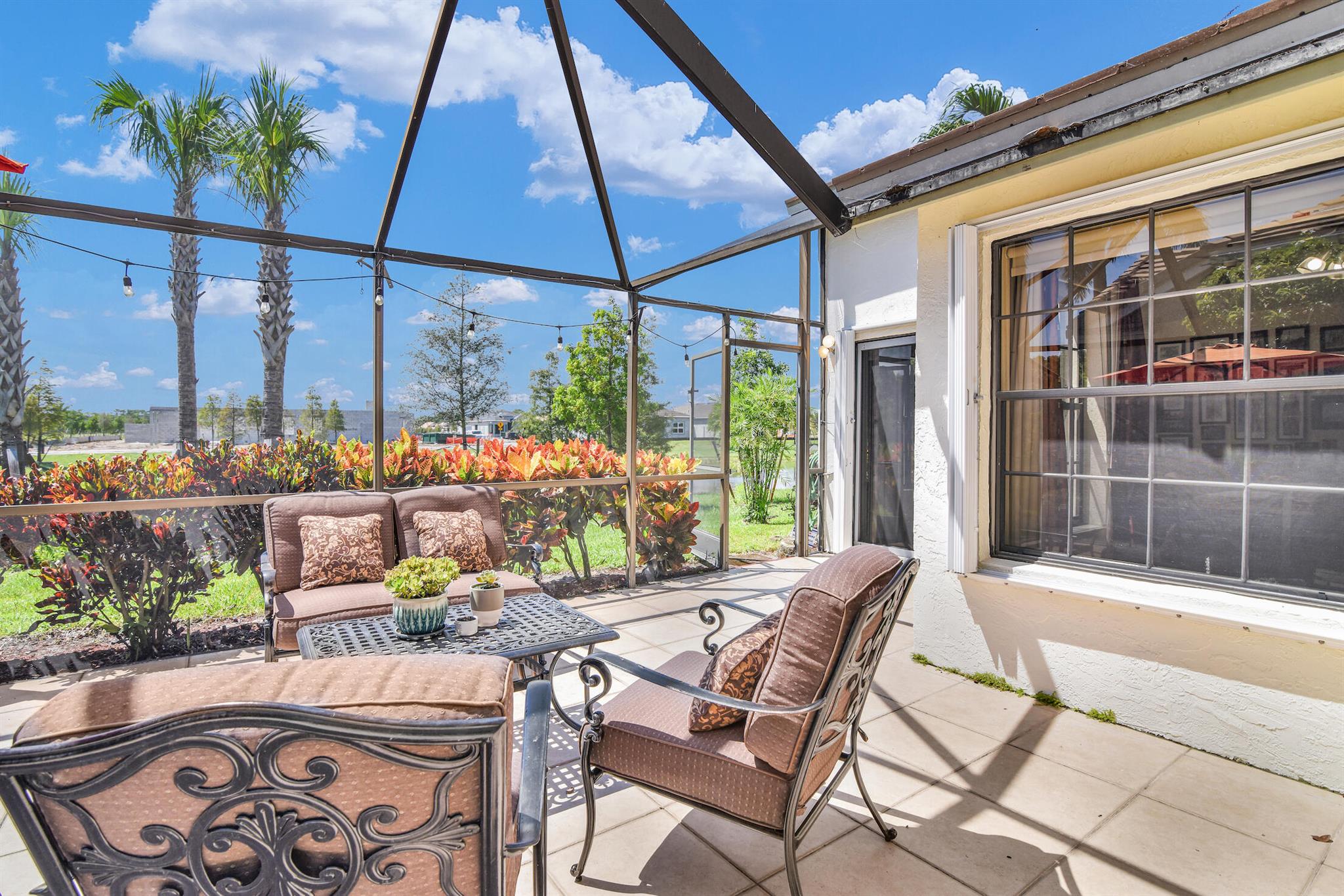 390 Sherwood Forest Drive