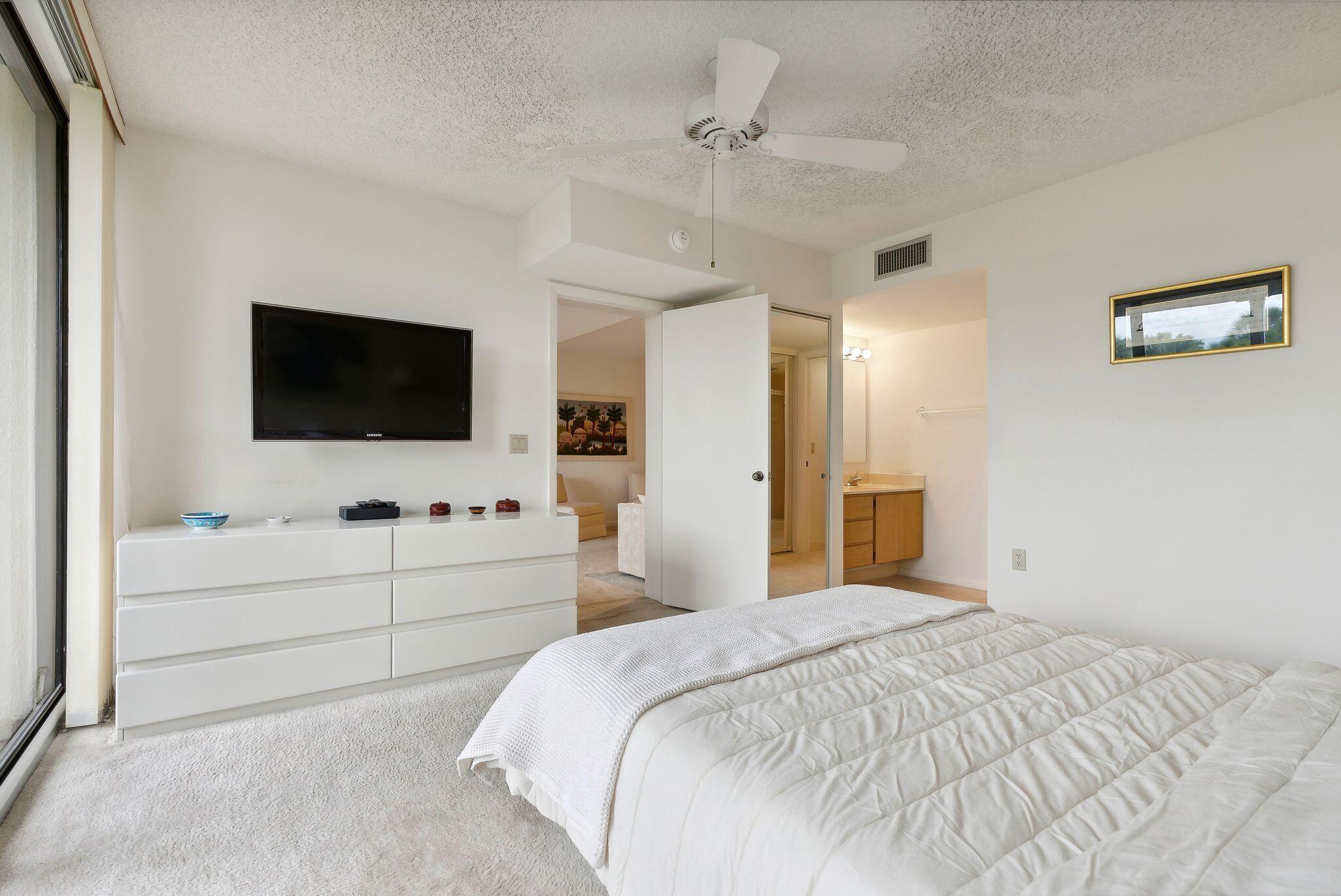6169 Balboa Circle Unit: 303