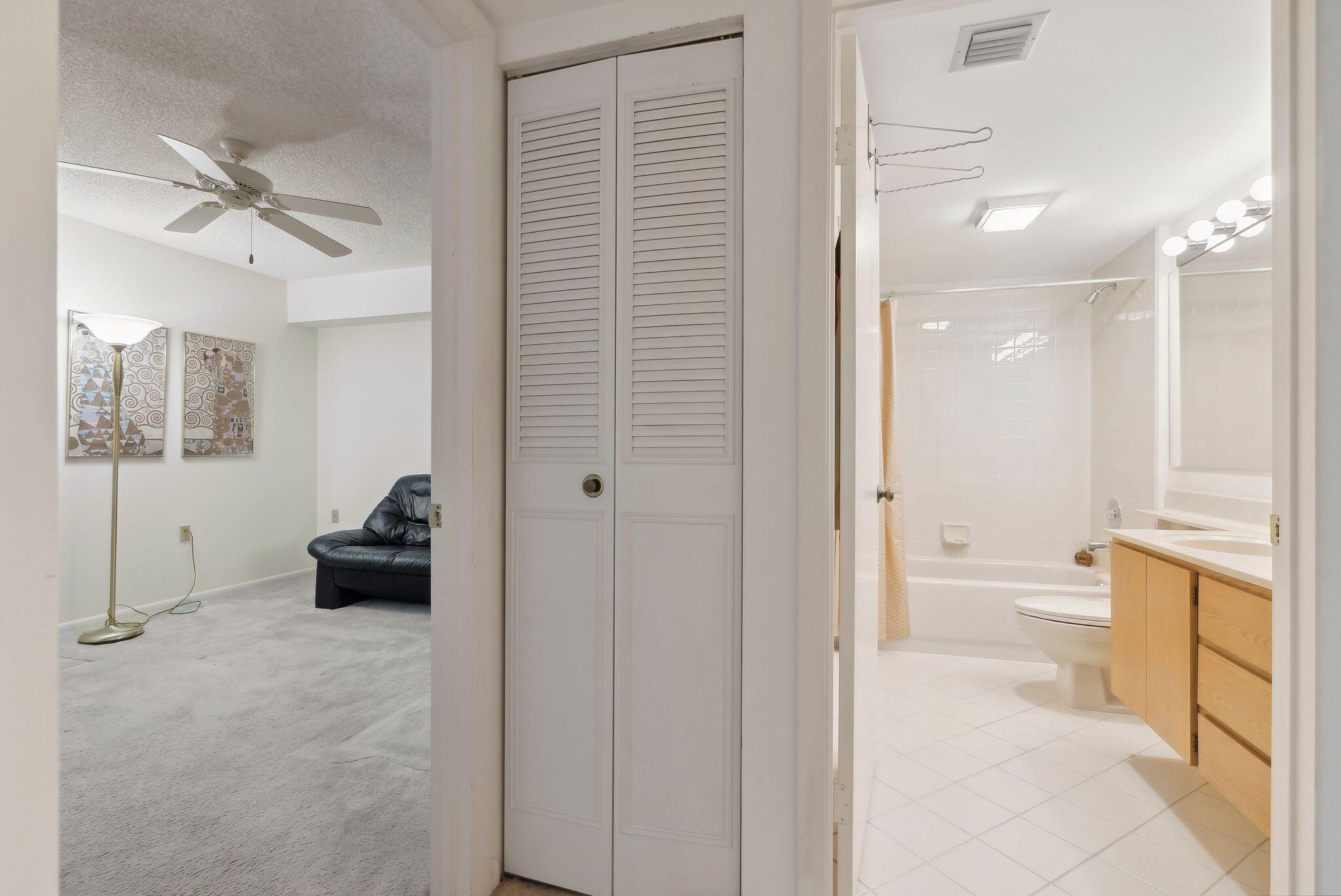 6169 Balboa Circle Unit: 303
