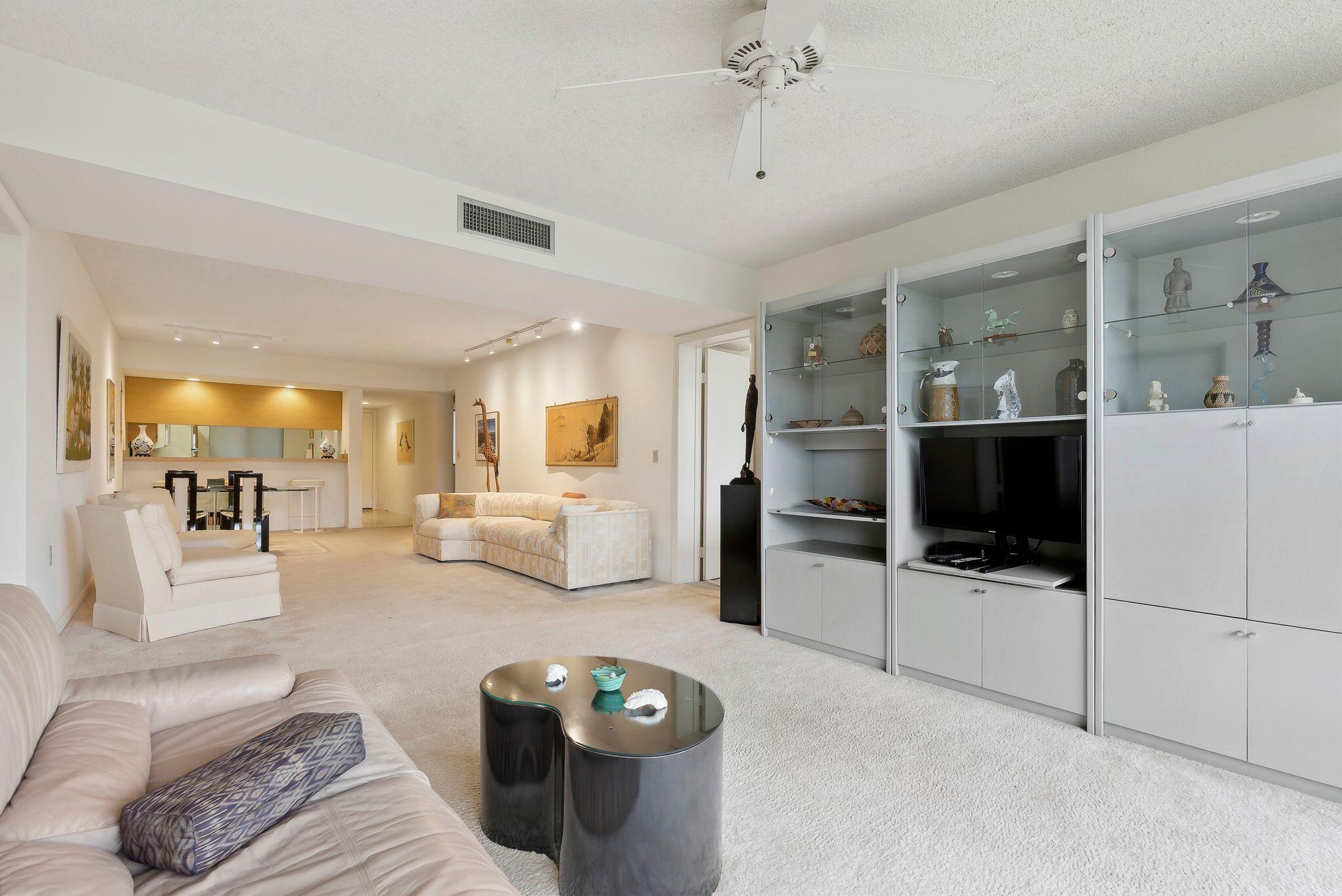 6169 Balboa Circle Unit: 303
