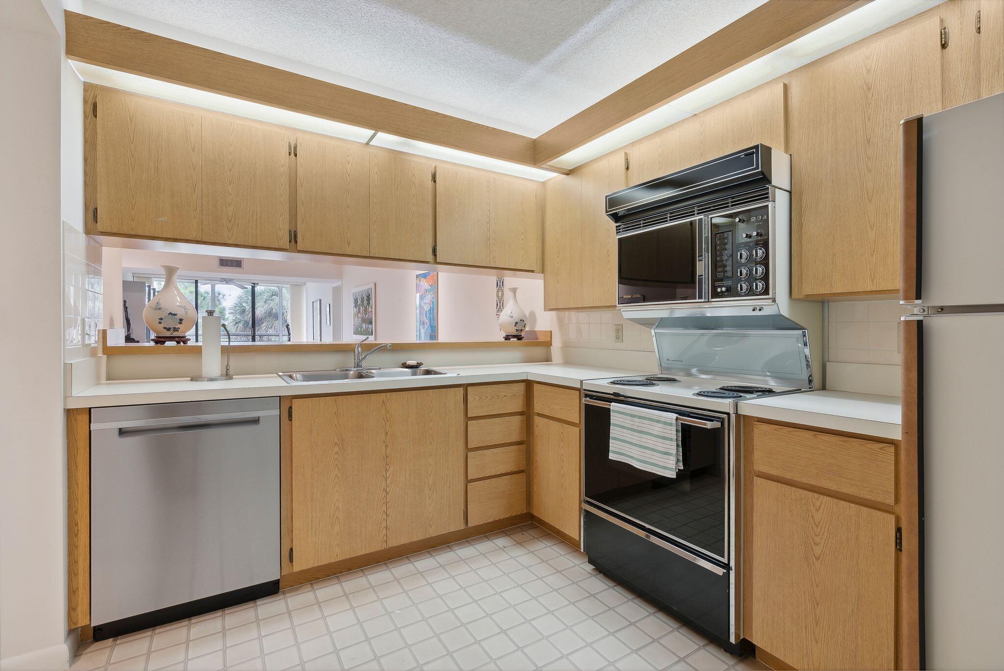 6169 Balboa Circle Unit: 303