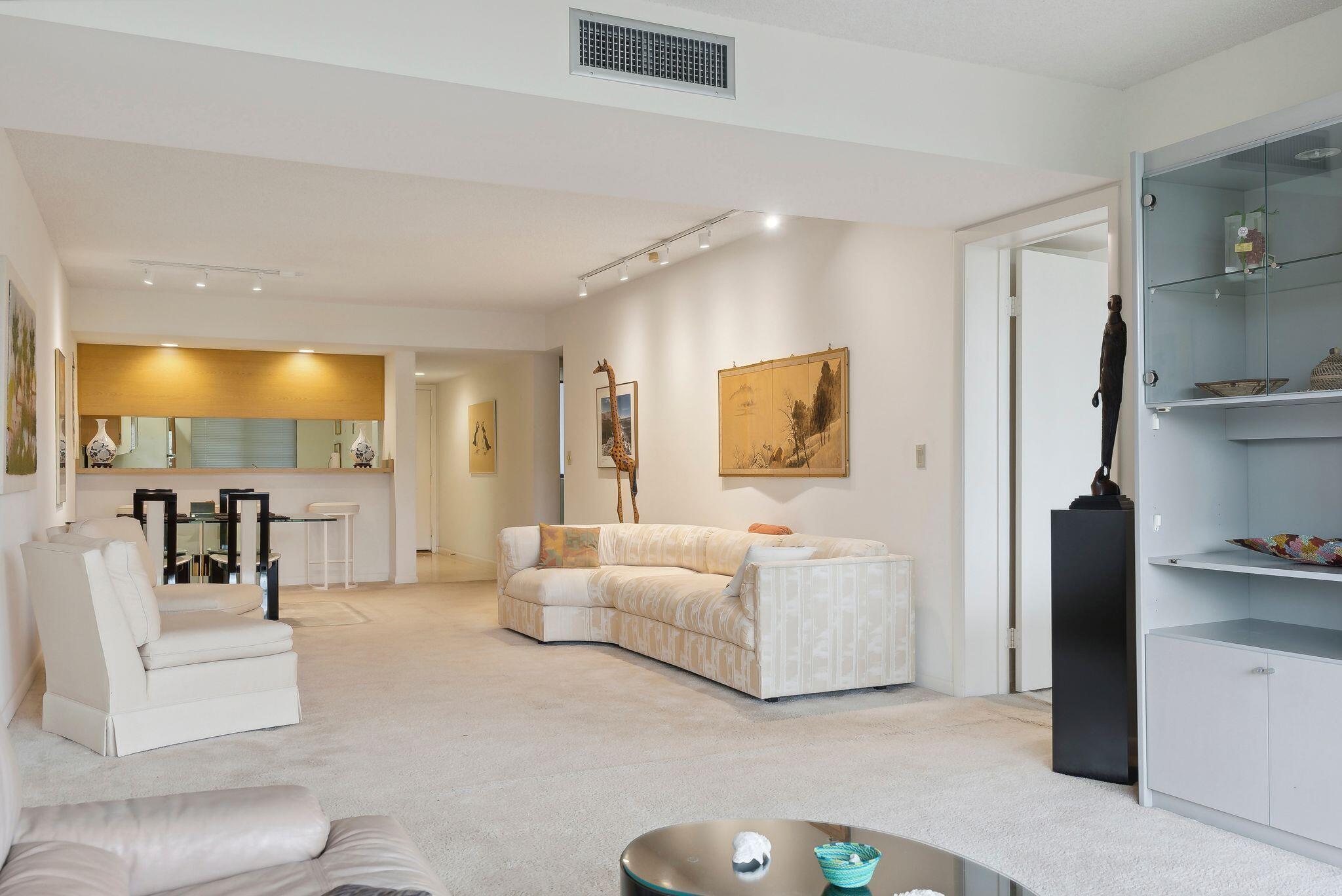6169 Balboa Circle Unit: 303