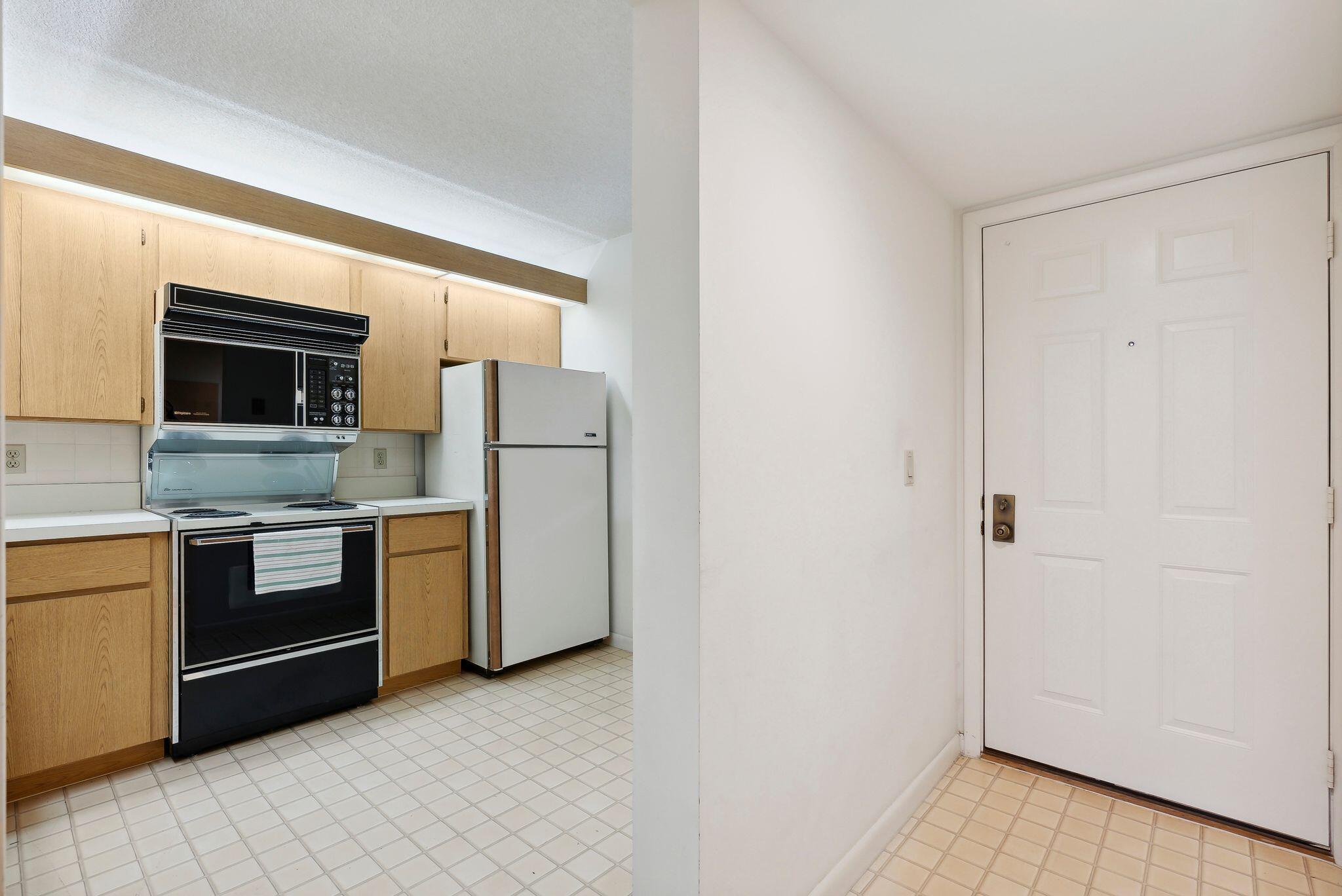 6169 Balboa Circle Unit: 303