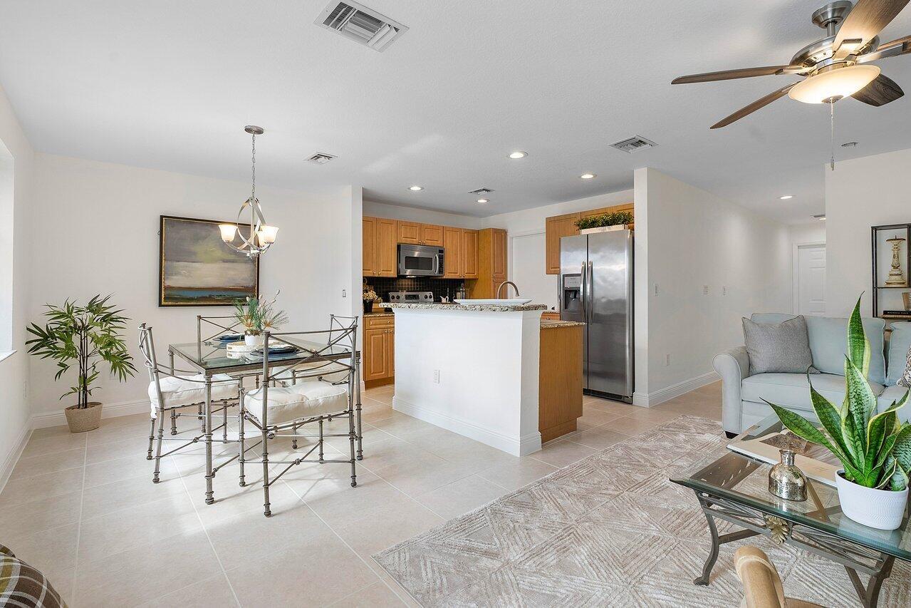 6748 Old Farm Trail