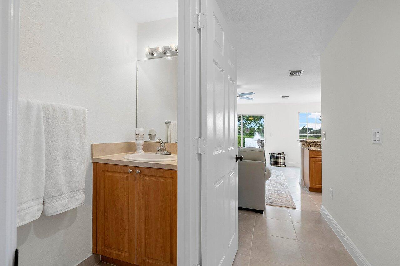 6748 Old Farm Trail