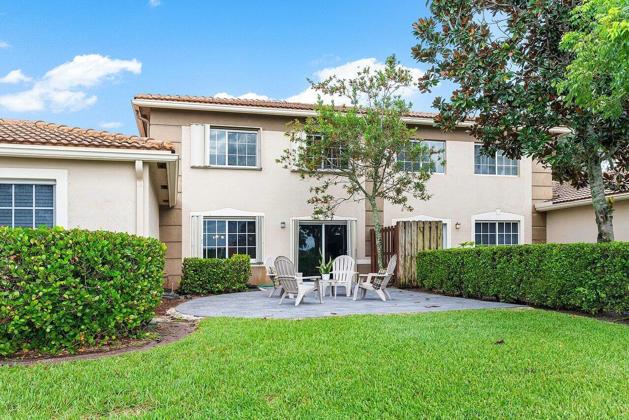 6748 Old Farm Trail