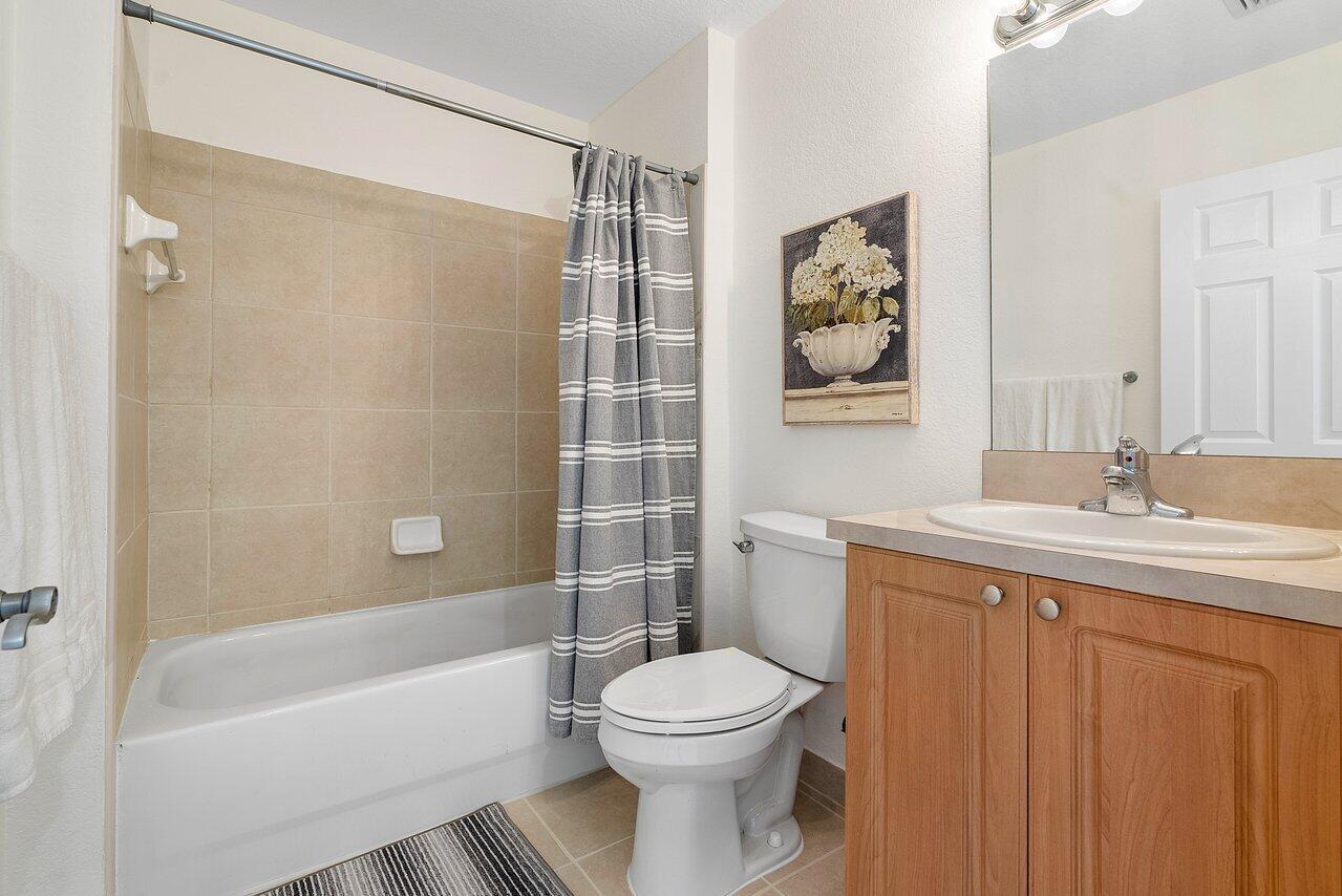 6748 Old Farm Trail