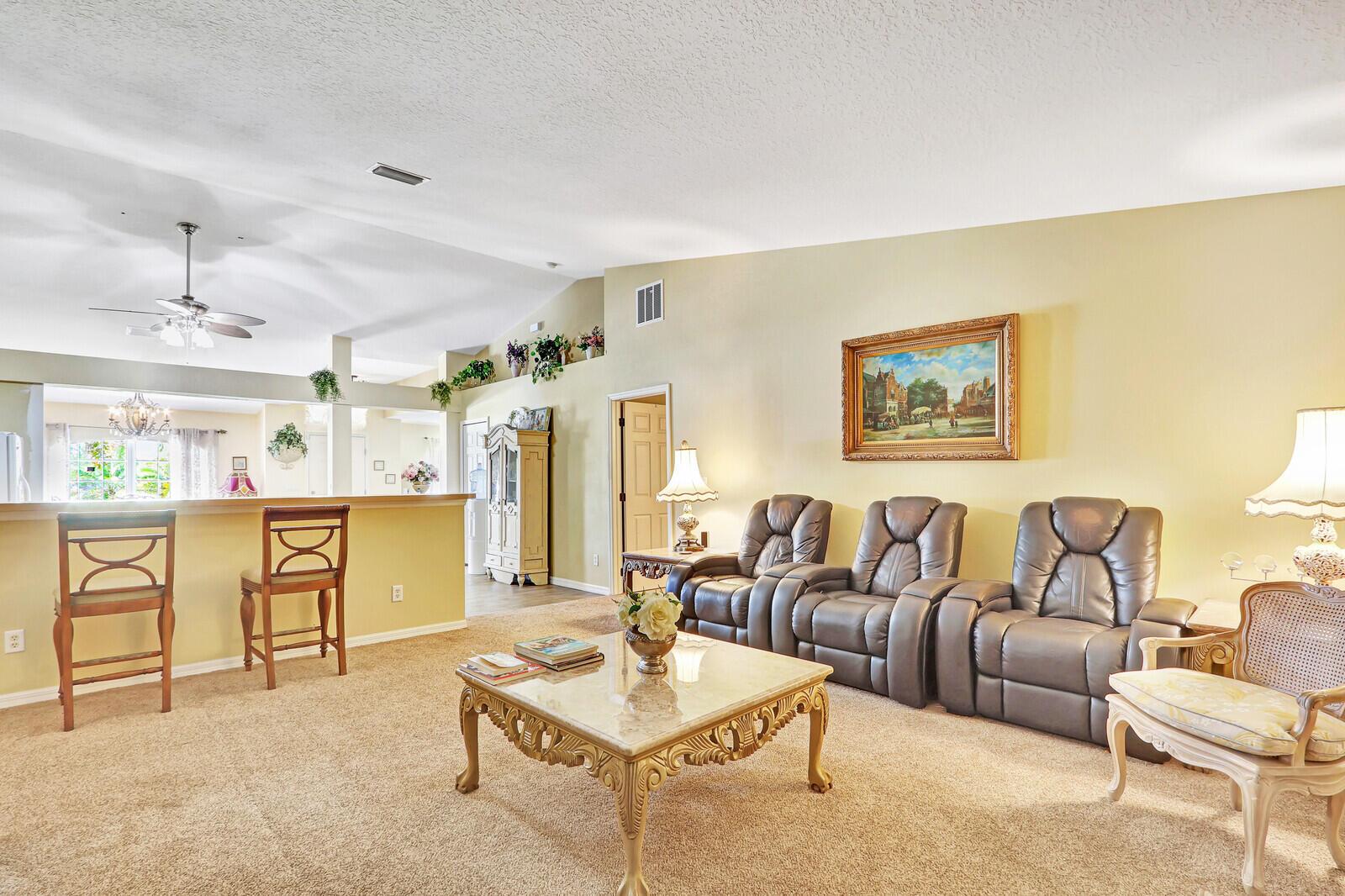 502 NW Ferris Drive