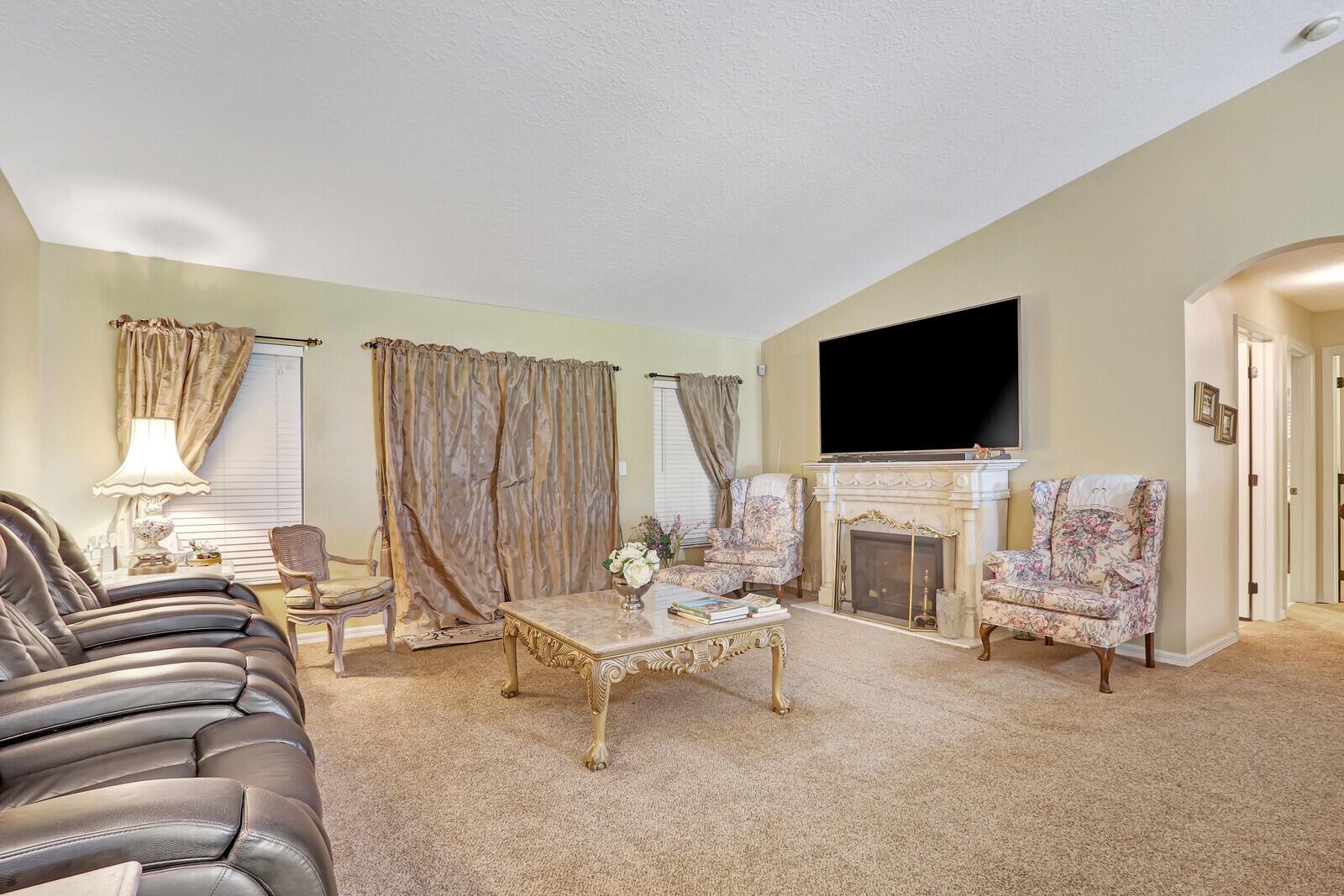 502 NW Ferris Drive