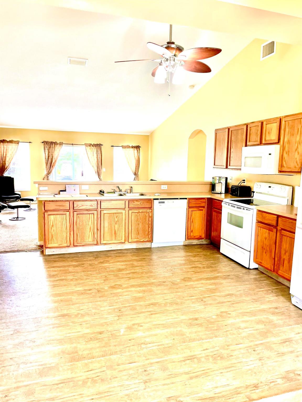 502 NW Ferris Drive