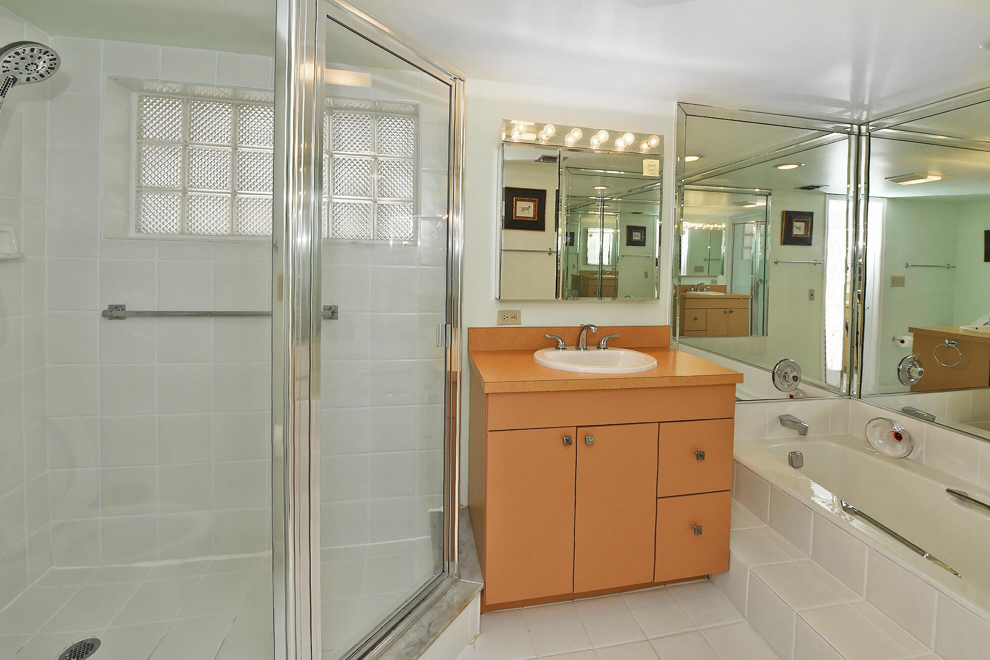 7370 Orangewood Lane Unit: 101