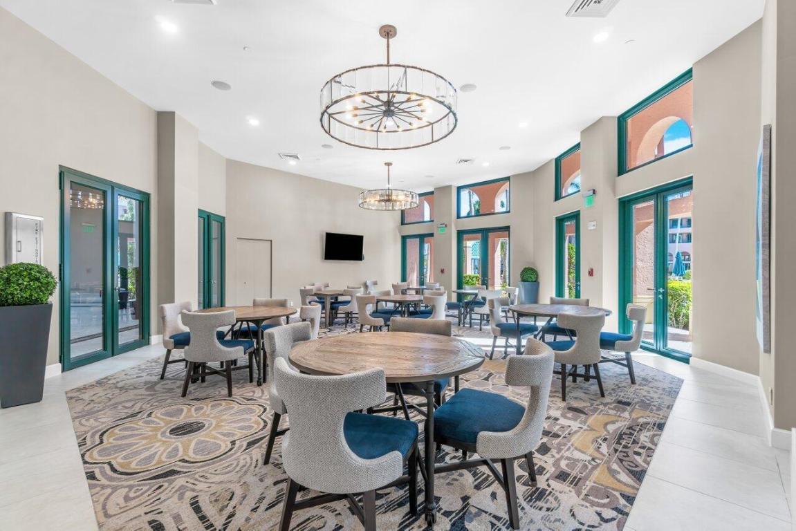 100 SE 5th Avenue Unit: 305