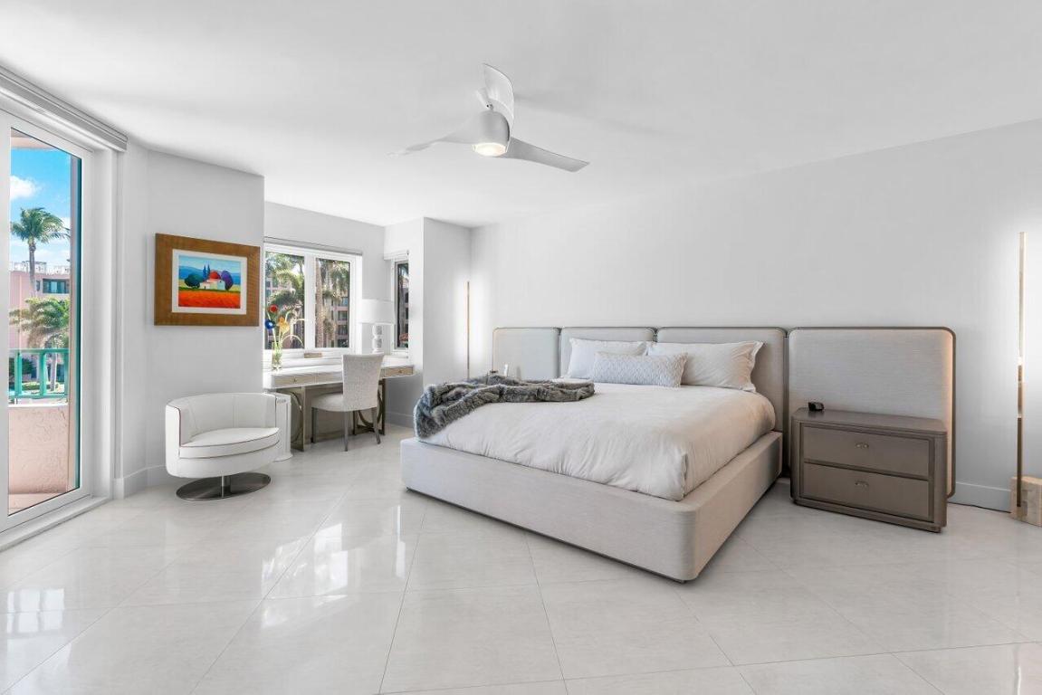 100 SE 5th Avenue Unit: 305