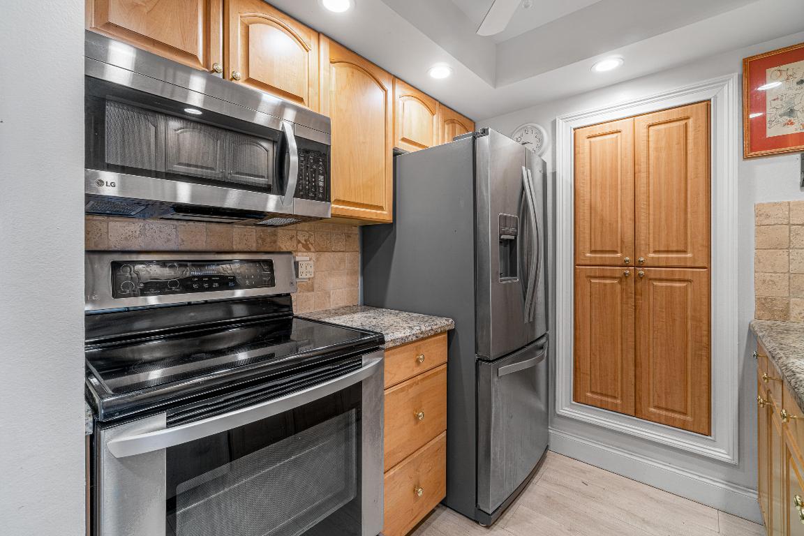 111 Briny Avenue 803, Pompano Beach Unit: 803