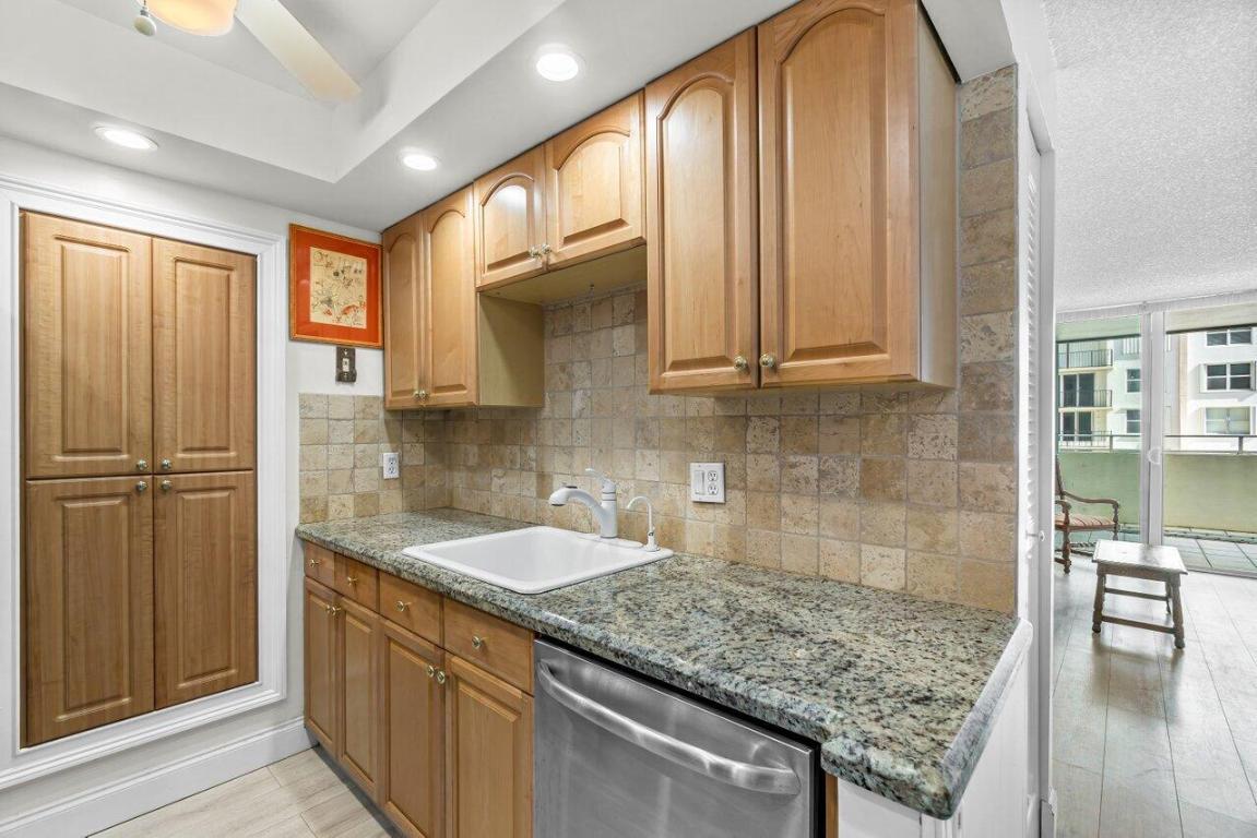 111 Briny Avenue 803, Pompano Beach Unit: 803