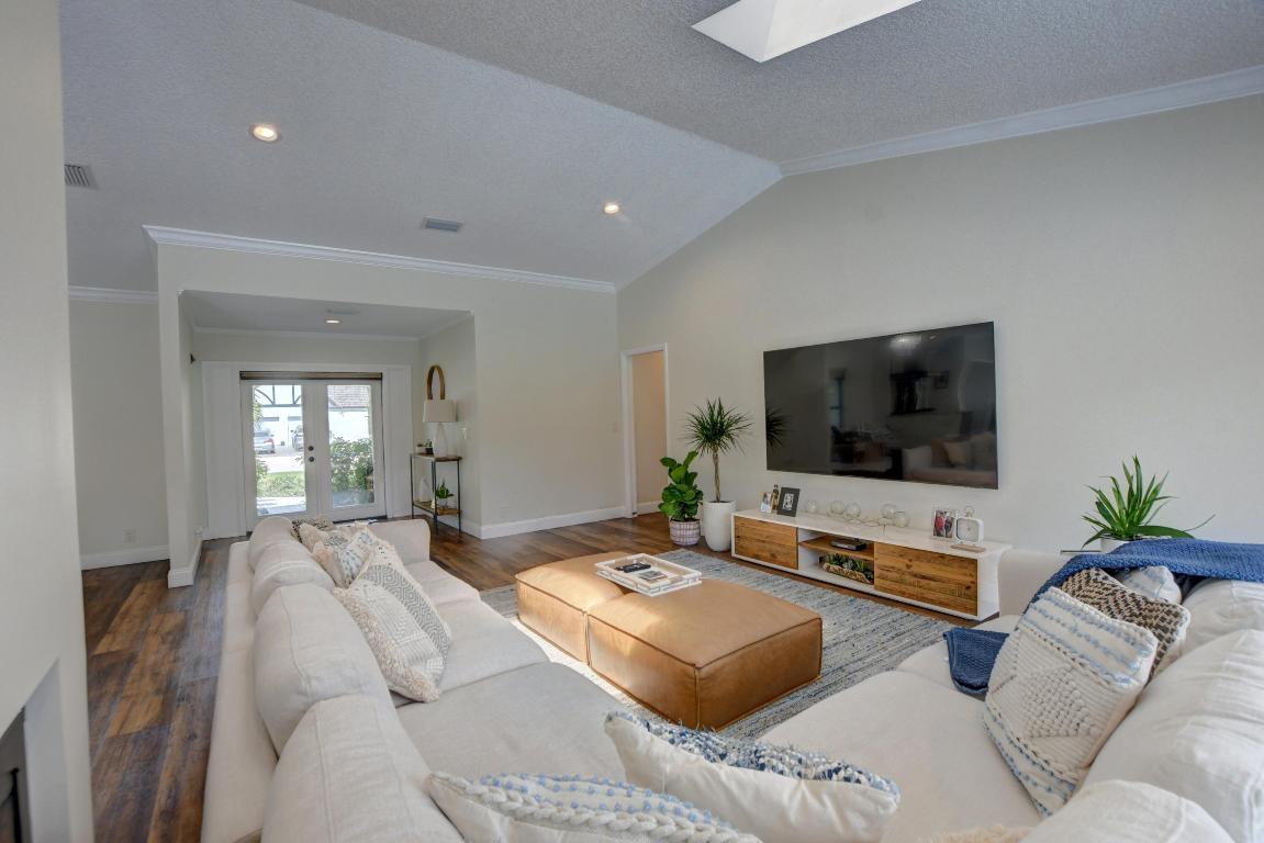 10198 Boca Woods Lane, Boca Raton