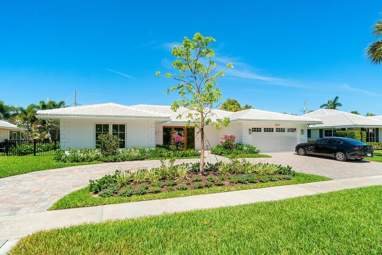 1421 SW Tamarind Way