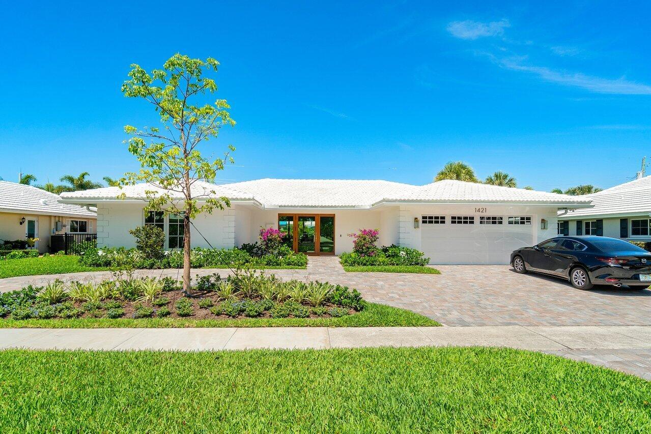 1421 SW Tamarind Way