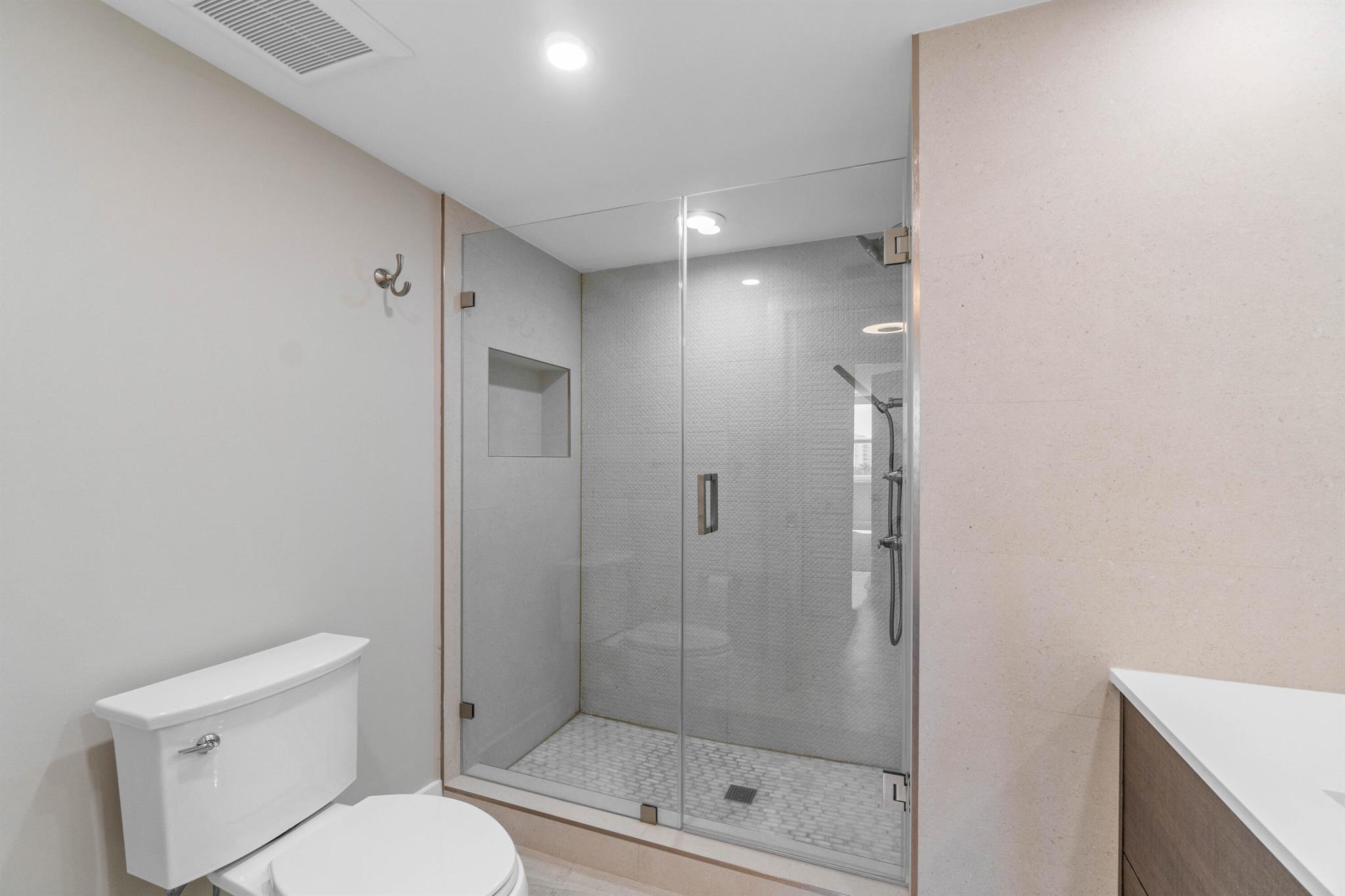 99 SE Mizner Blvd Boulevard Unit: 627