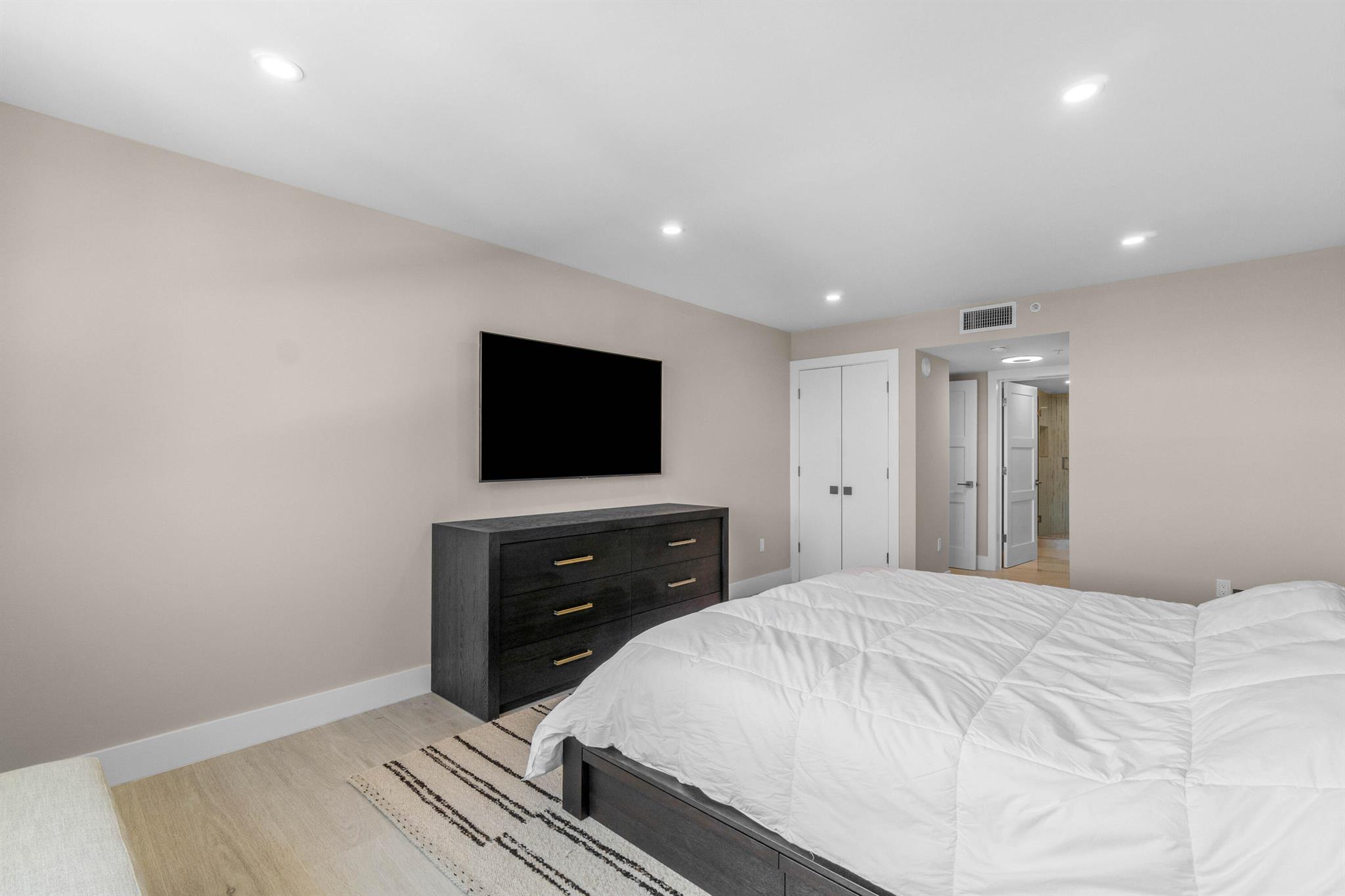 99 SE Mizner Blvd Boulevard Unit: 627