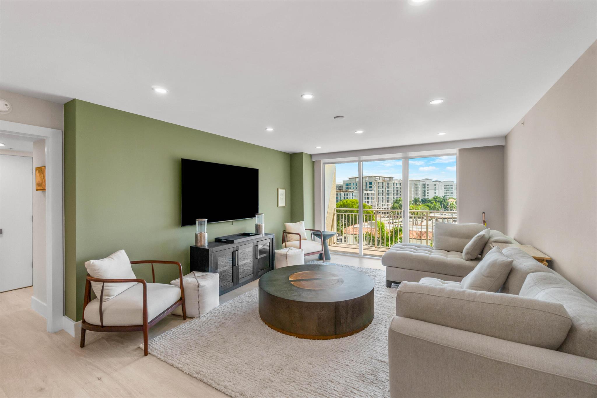 99 SE Mizner Blvd Boulevard Unit: 627